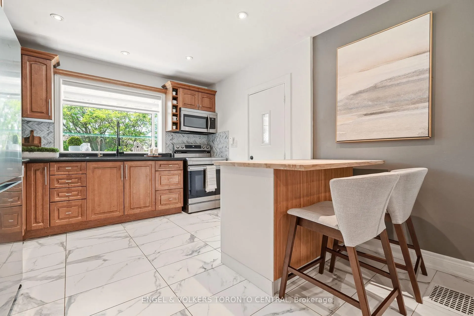Photo 20 of 101 Irene Avenue, Hamilton, Stoney Creek — HOMEH