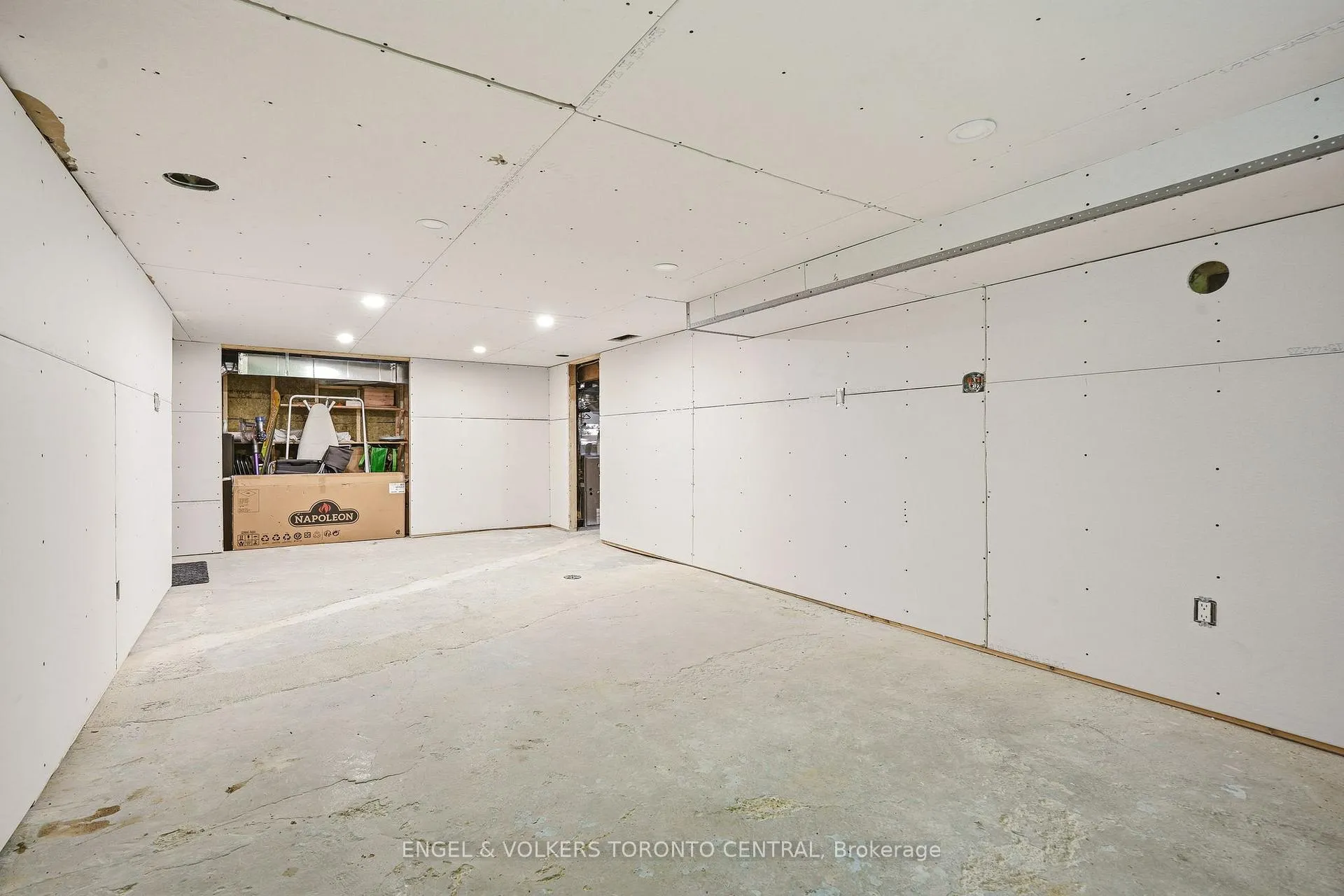 Photo 49 of 101 Irene Avenue, Hamilton, Stoney Creek — HOMEH