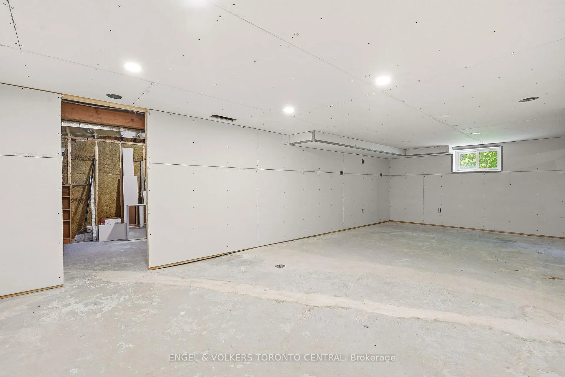 Photo 50 of 101 Irene Avenue, Hamilton, Stoney Creek — HOMEH