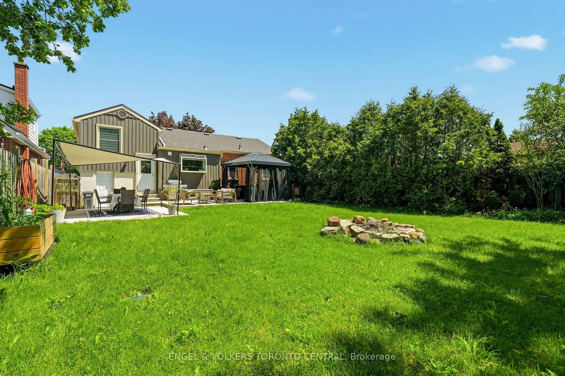 Photo 41 of 101 Irene Avenue, Hamilton, Stoney Creek — HOMEH