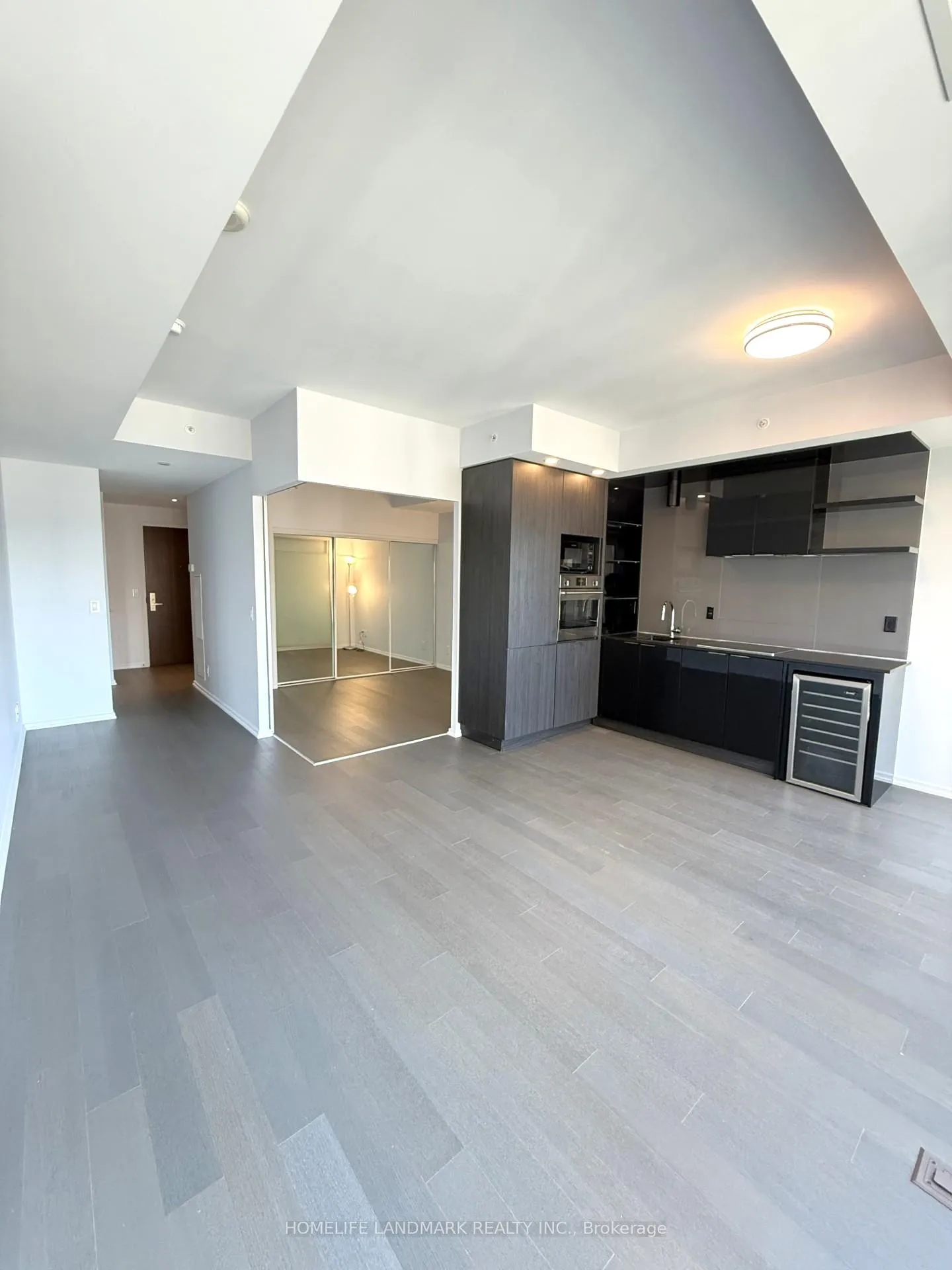 Front of Unit 2202, 70 Temperance Street