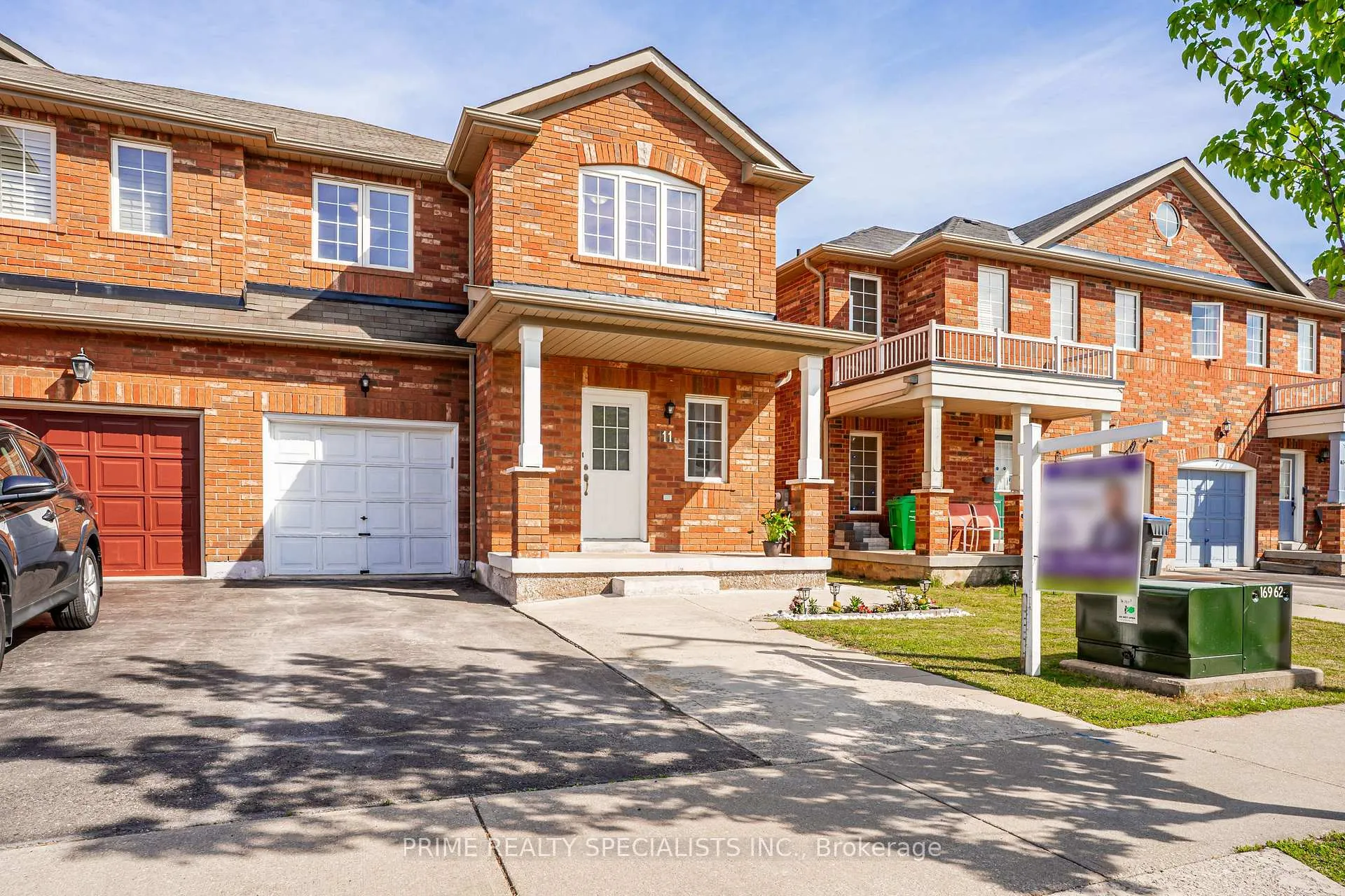 Front of 11 Commodore Drive