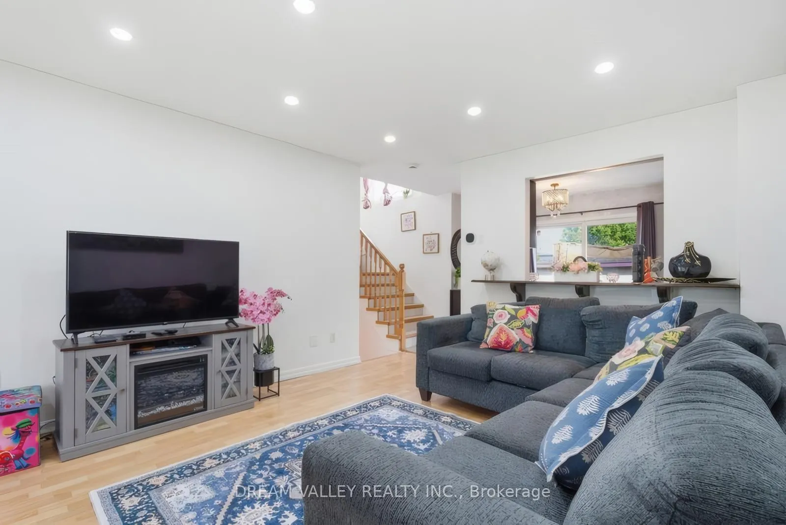 Photo 8 of 54 Bailey Avenue, Guelph, Riverside Park — HOMEH