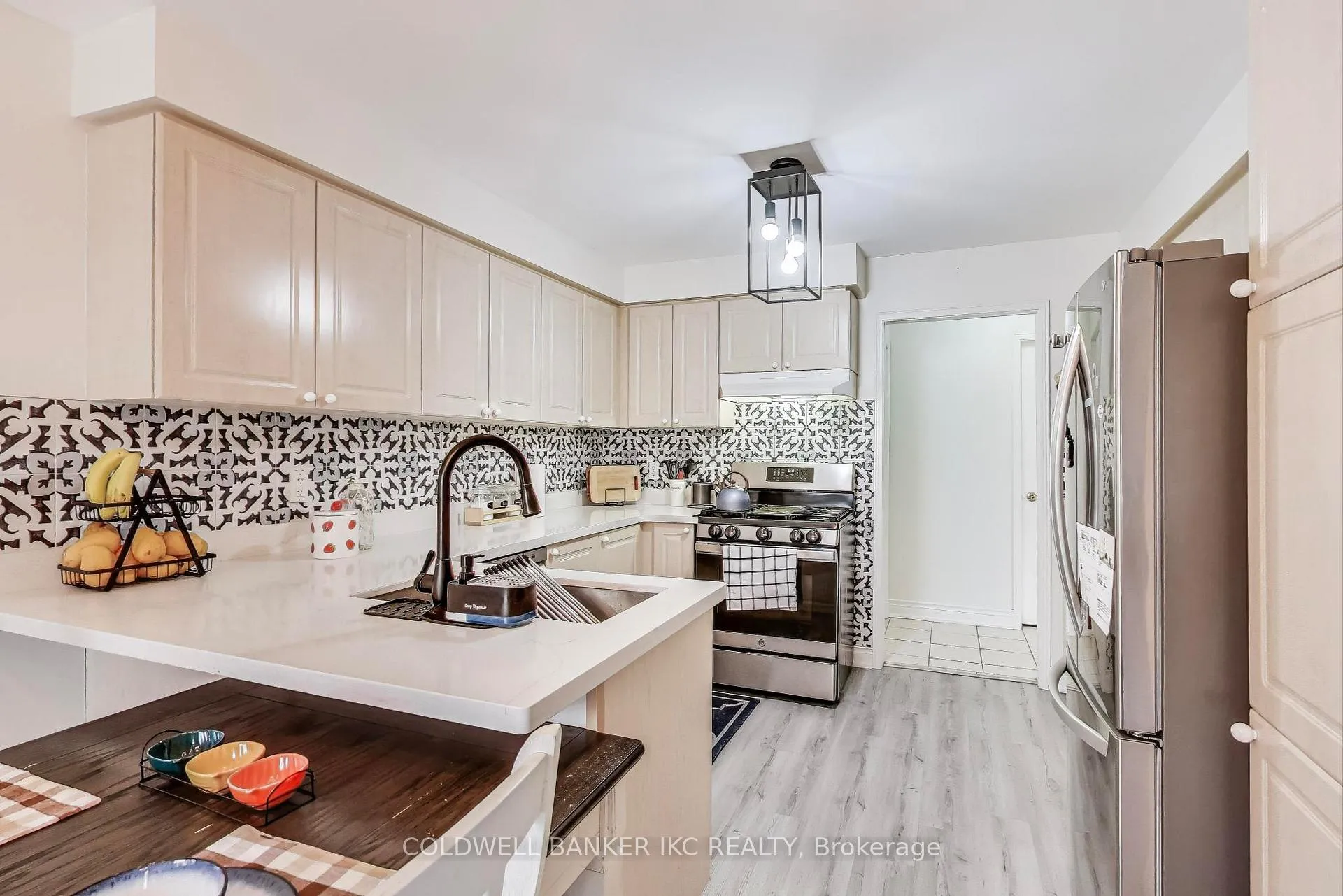 Photo 7 of 16 Melina Lane, Whitby, Brooklin — HOMEH