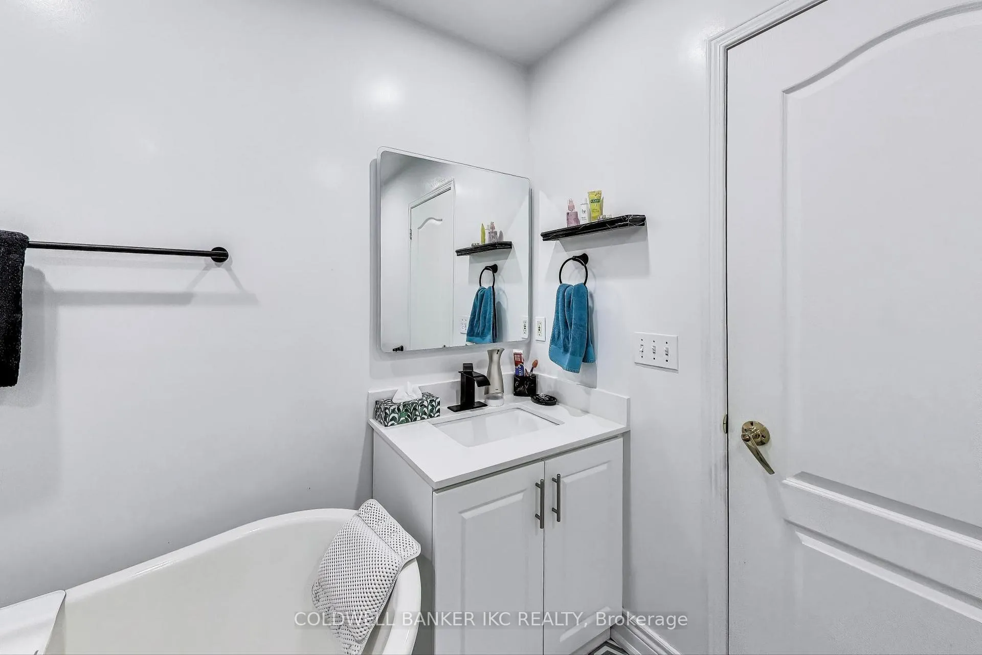Photo 17 of 16 Melina Lane, Whitby, Brooklin — HOMEH