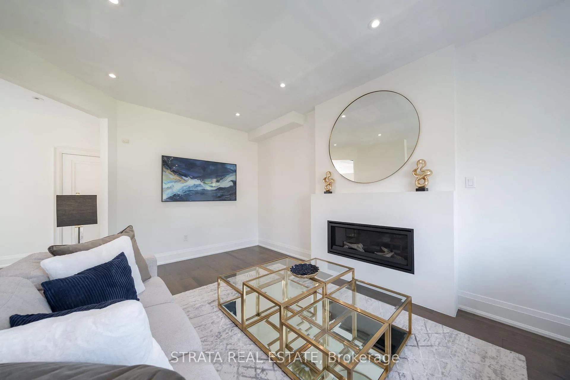 Photo 5 of 39 Dunblane Avenue, Vaughan, Maple — HOMEH