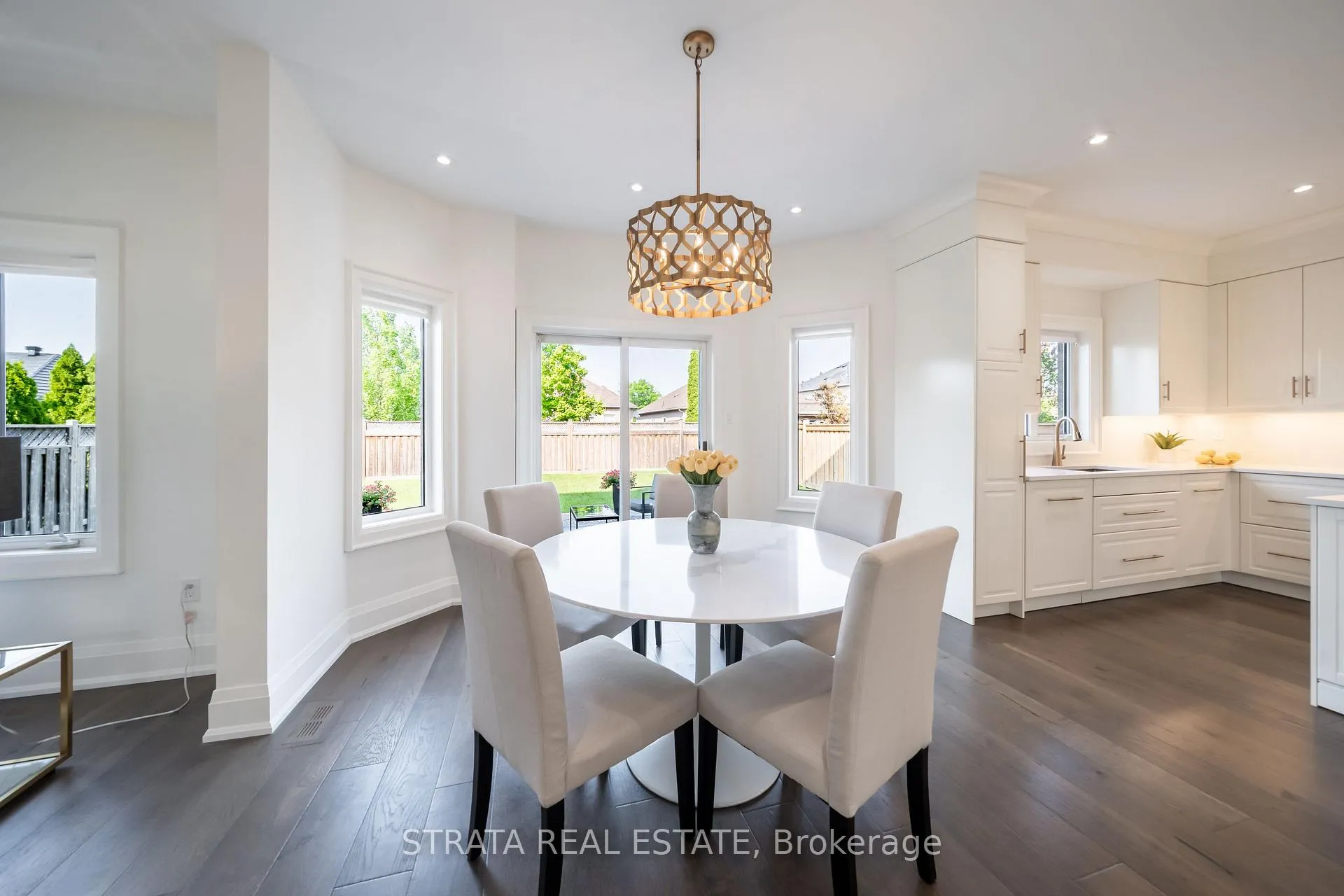 Photo 8 of 39 Dunblane Avenue, Vaughan, Maple — HOMEH