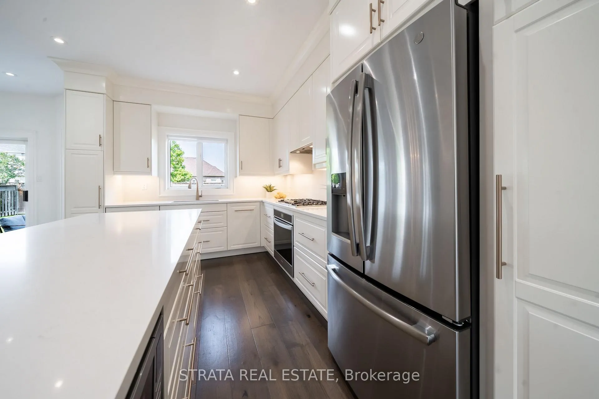 Photo 12 of 39 Dunblane Avenue, Vaughan, Maple — HOMEH