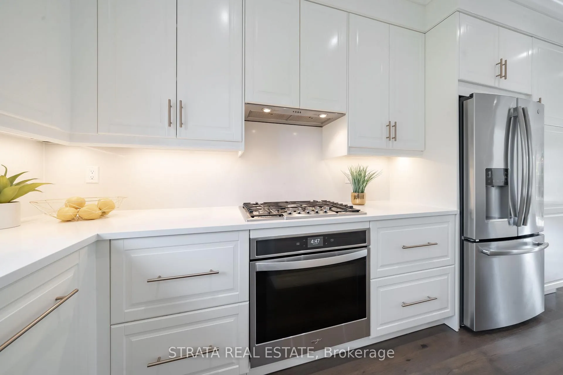 Photo 14 of 39 Dunblane Avenue, Vaughan, Maple — HOMEH