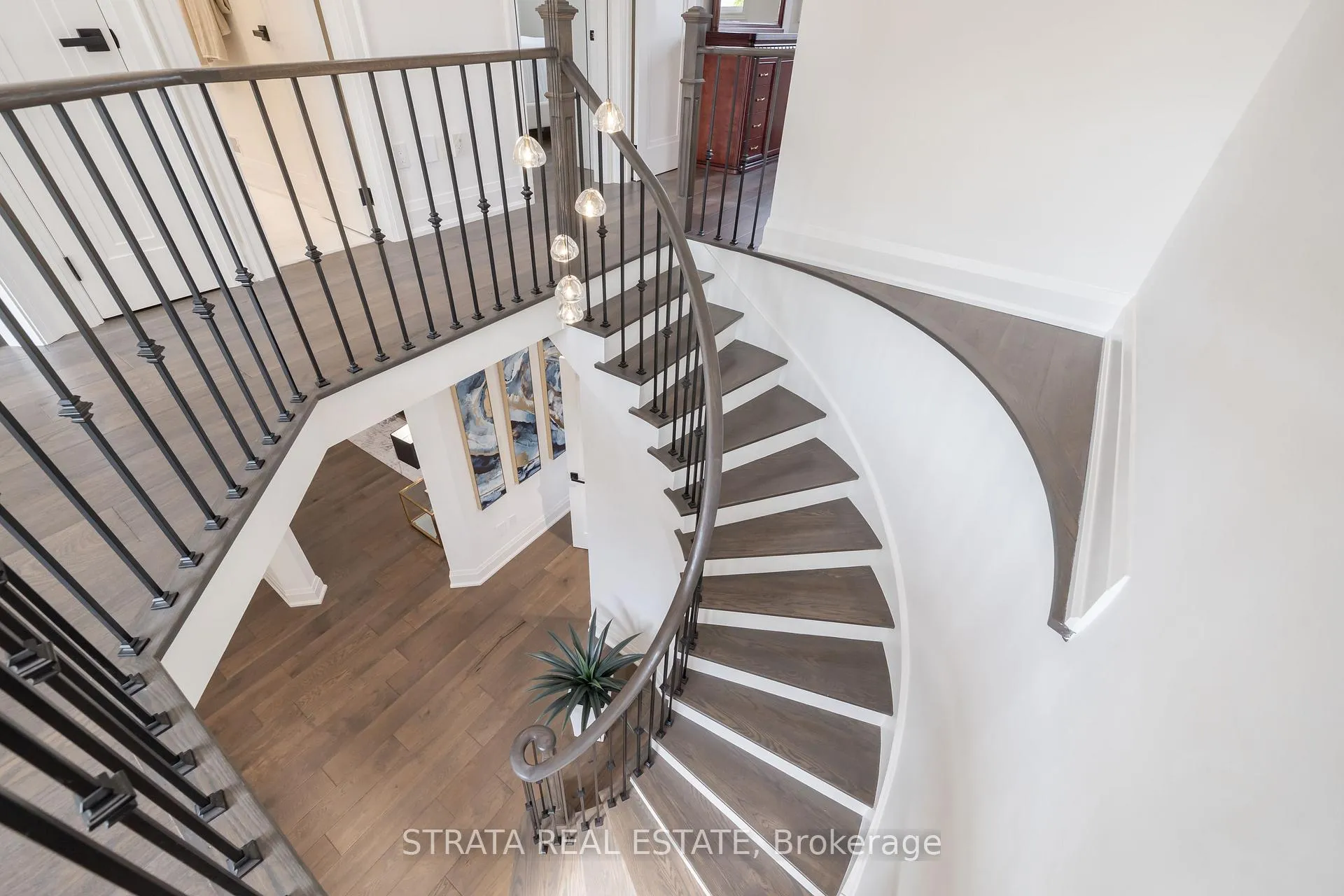 Photo 16 of 39 Dunblane Avenue, Vaughan, Maple — HOMEH