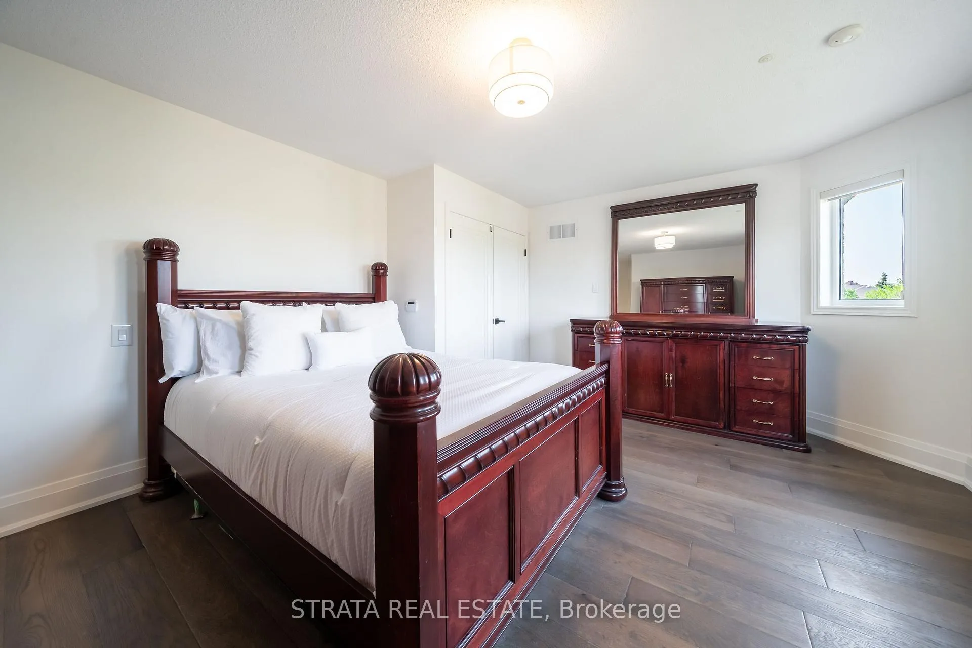 Photo 17 of 39 Dunblane Avenue, Vaughan, Maple — HOMEH