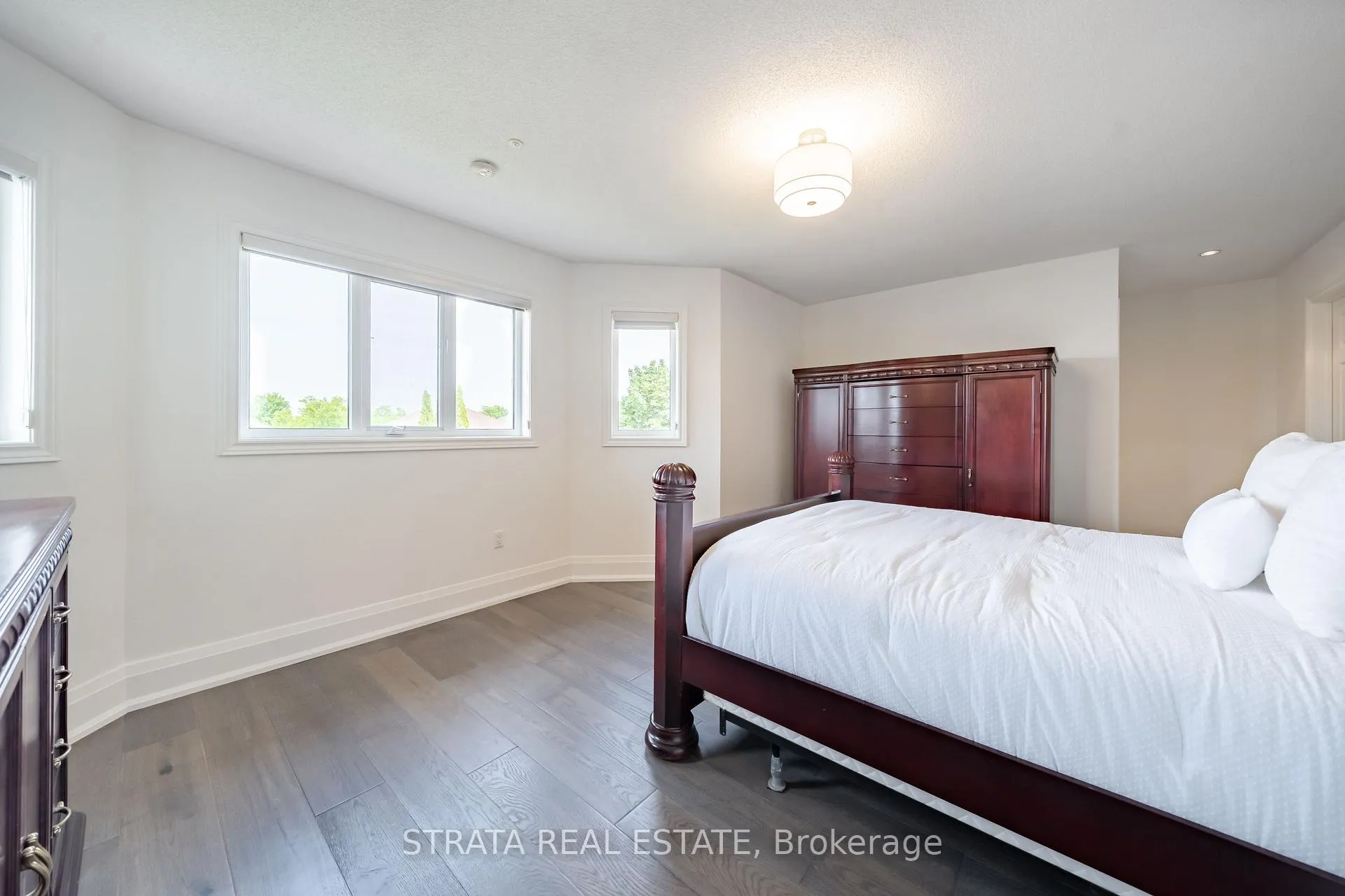 Photo 18 of 39 Dunblane Avenue, Vaughan, Maple — HOMEH