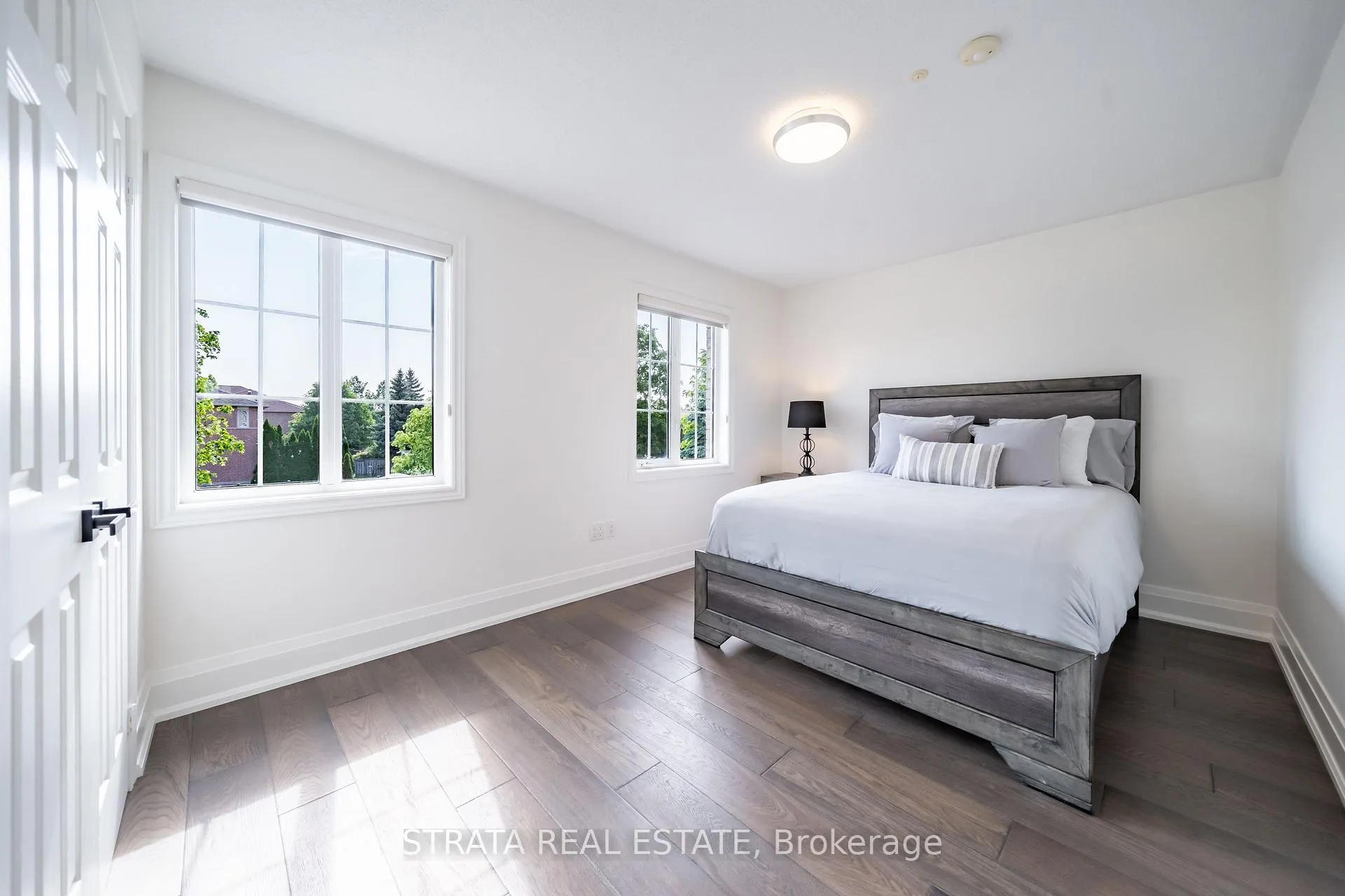 Photo 19 of 39 Dunblane Avenue, Vaughan, Maple — HOMEH