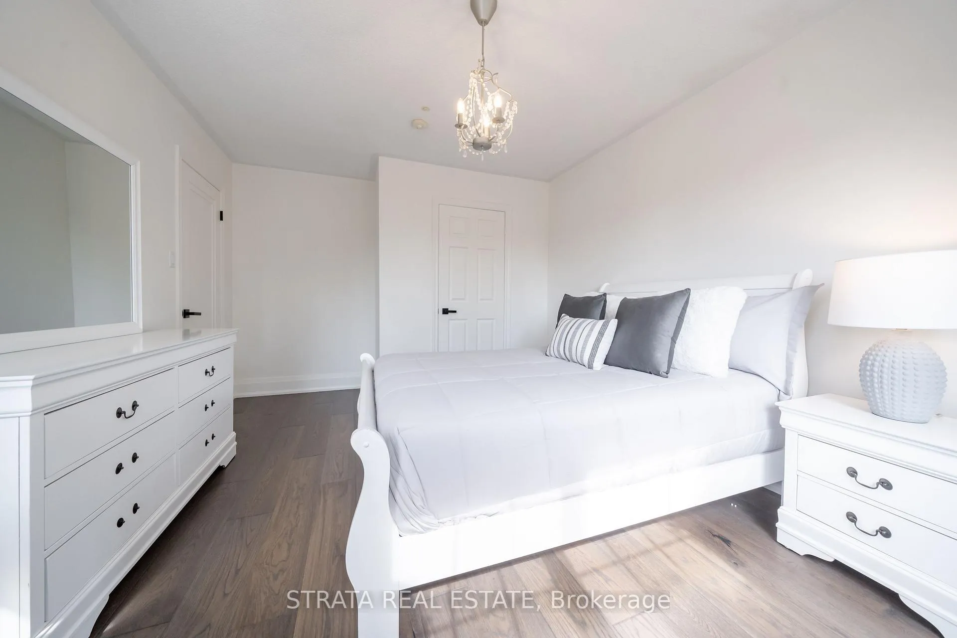 Photo 21 of 39 Dunblane Avenue, Vaughan, Maple — HOMEH
