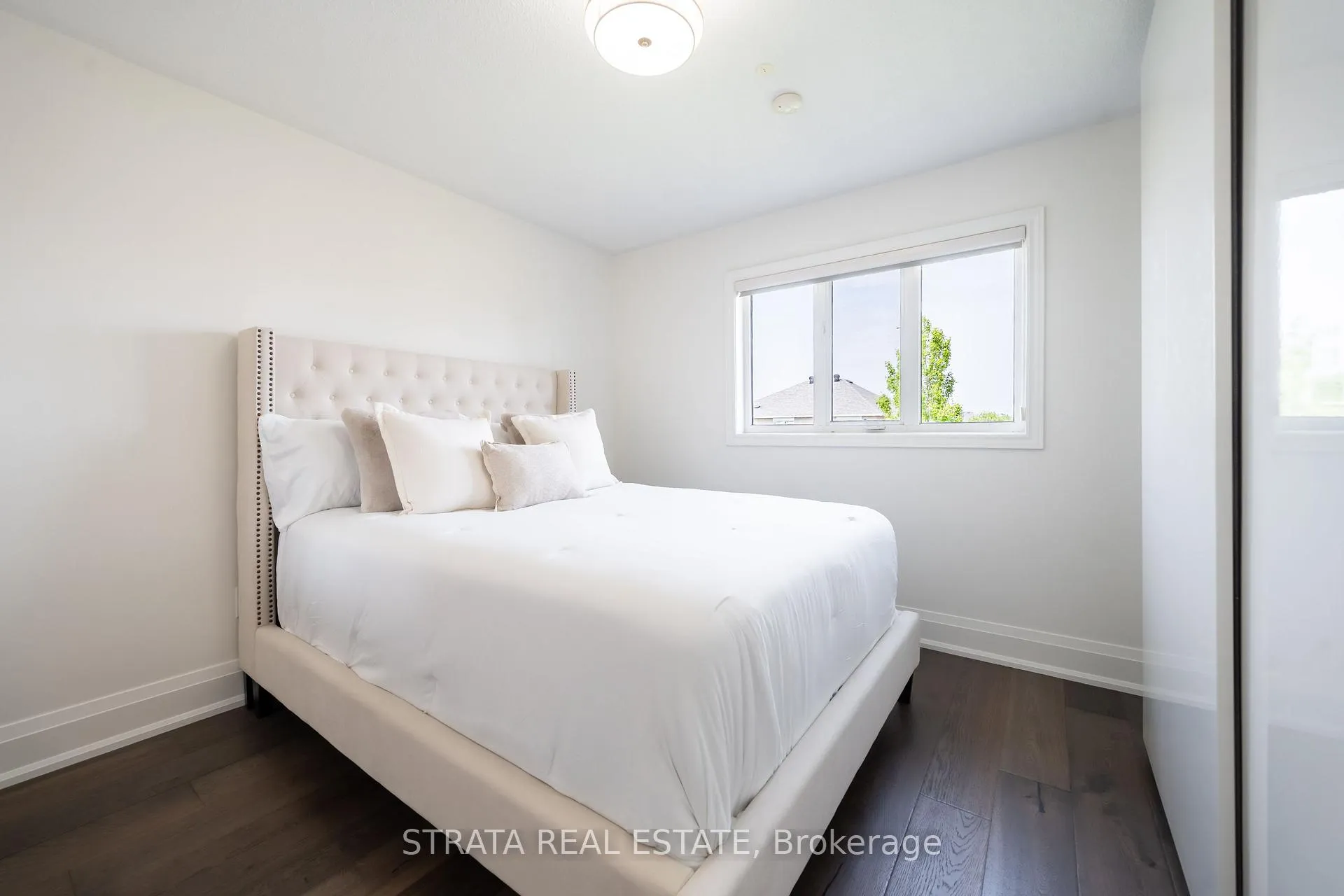 Photo 22 of 39 Dunblane Avenue, Vaughan, Maple — HOMEH