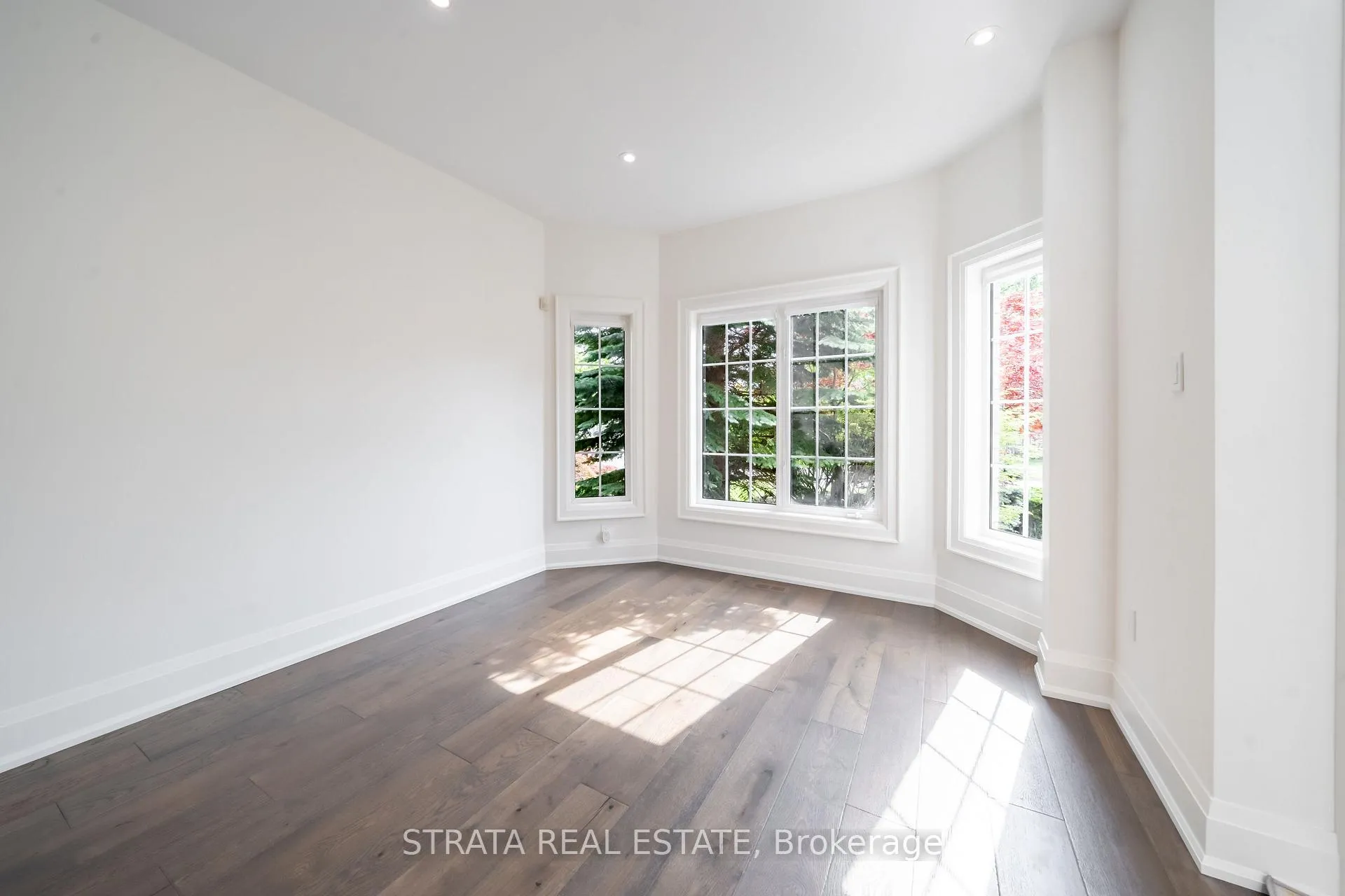 Photo 26 of 39 Dunblane Avenue, Vaughan, Maple — HOMEH