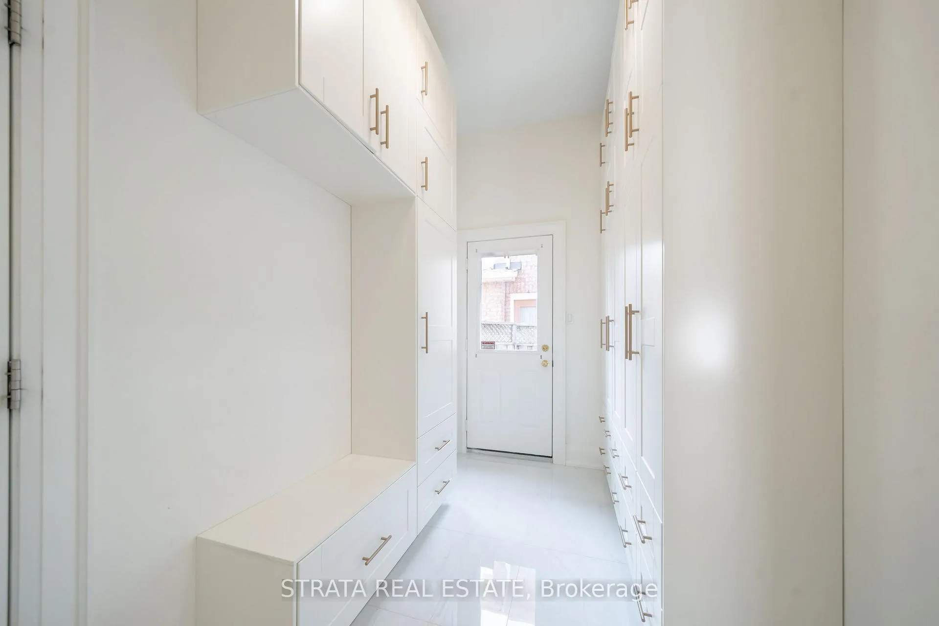 Photo 31 of 39 Dunblane Avenue, Vaughan, Maple — HOMEH