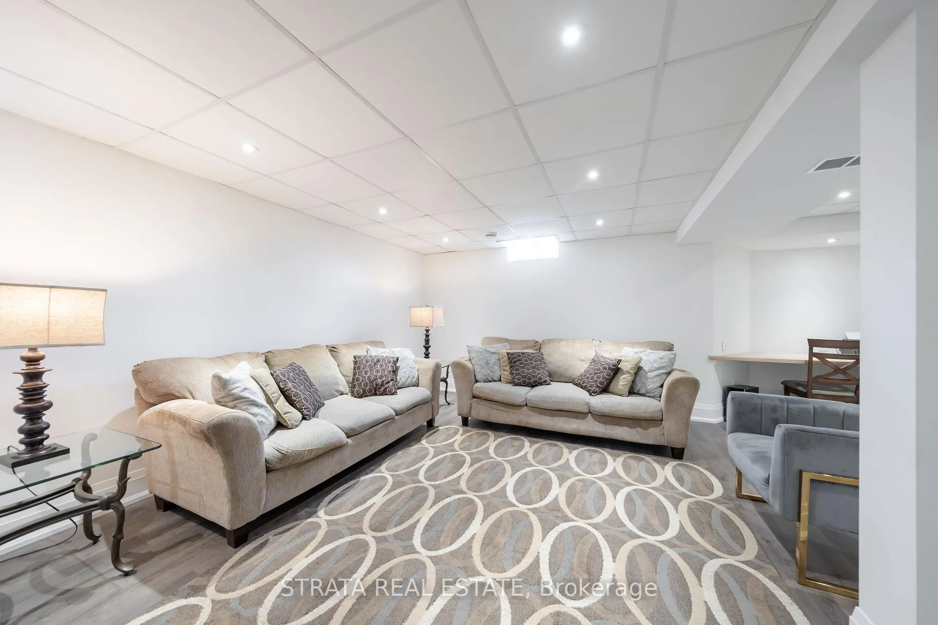 Photo 33 of 39 Dunblane Avenue, Vaughan, Maple — HOMEH