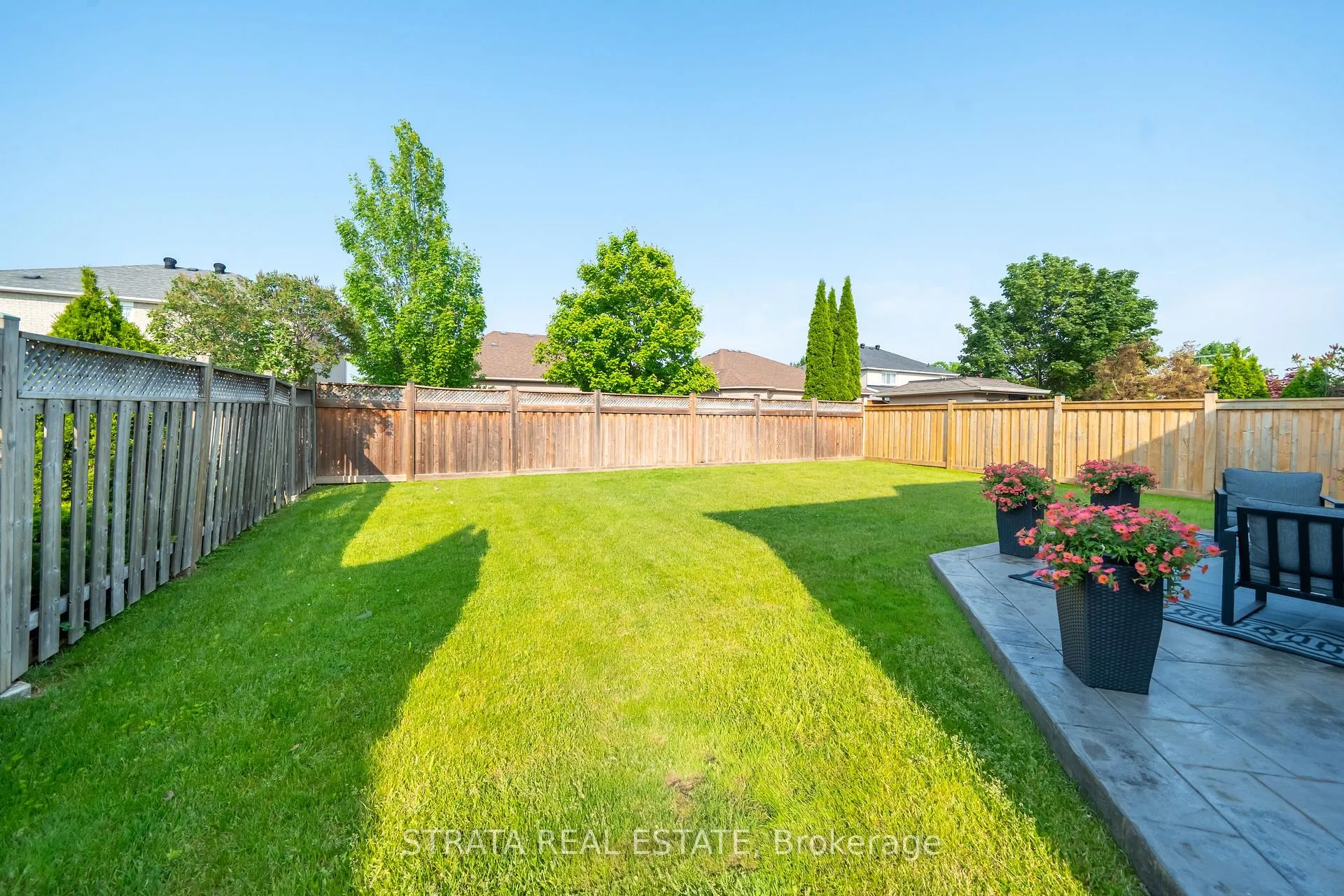Photo 37 of 39 Dunblane Avenue, Vaughan, Maple — HOMEH
