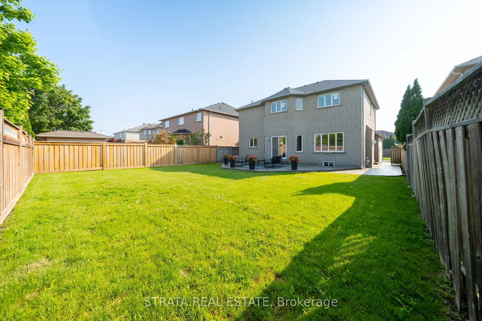Photo 38 of 39 Dunblane Avenue, Vaughan, Maple — HOMEH
