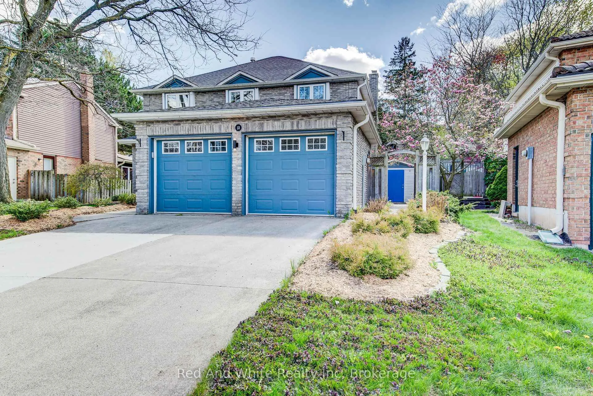 Photo 2 of 13 Gateview Drive, Waterloo, Westvale — HOMEH