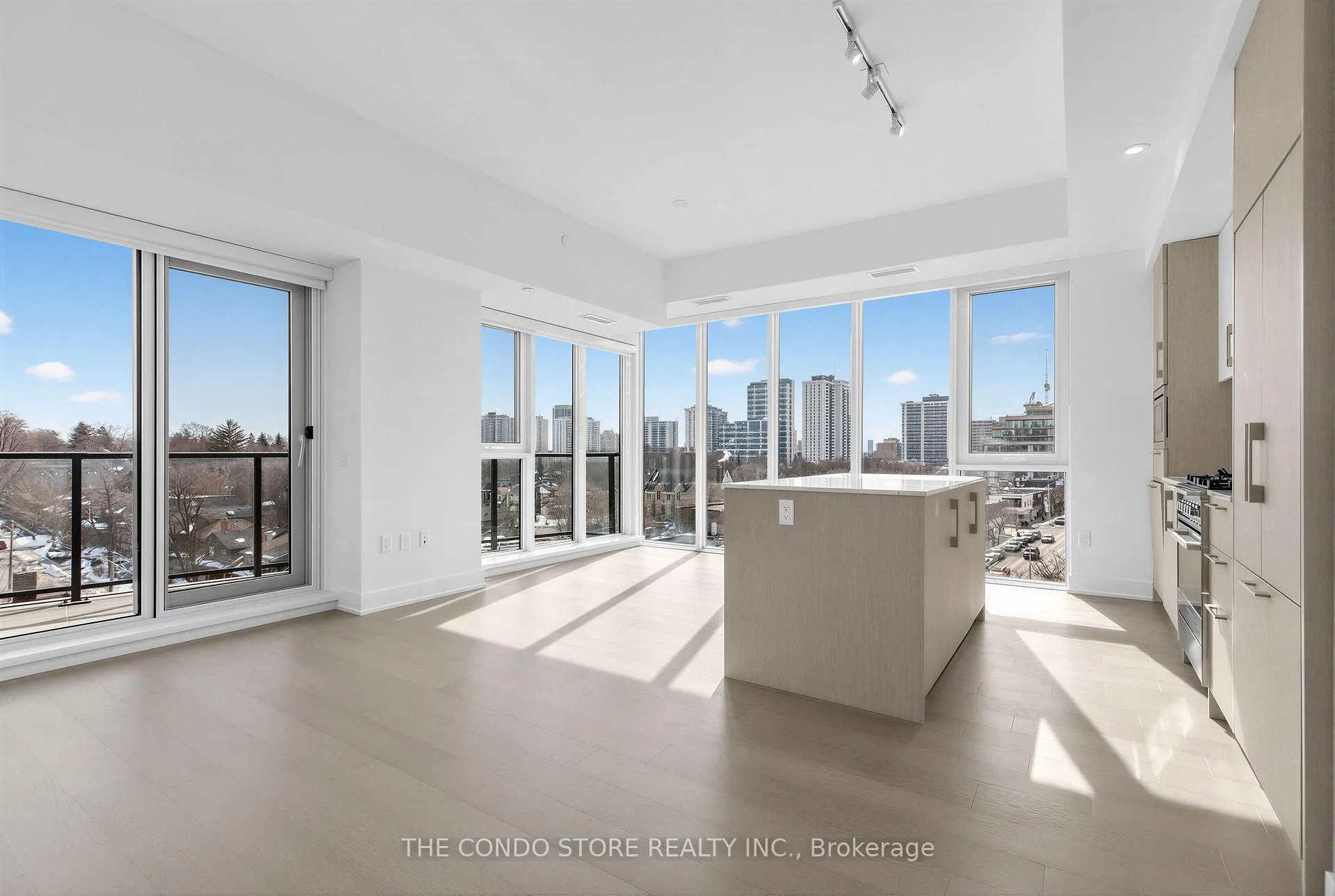 Photo 2 of Unit 602, 8 Manor Road W, Toronto, Yonge-Eglinton — HOMEH
