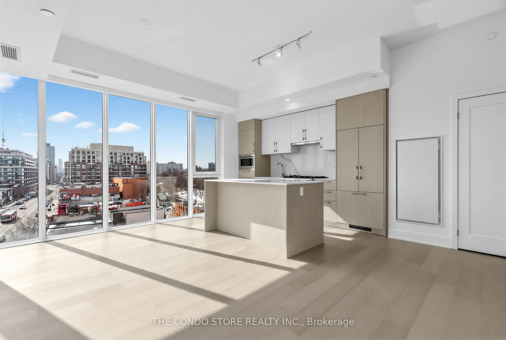 Photo 3 of Unit 602, 8 Manor Road W, Toronto, Yonge-Eglinton — HOMEH