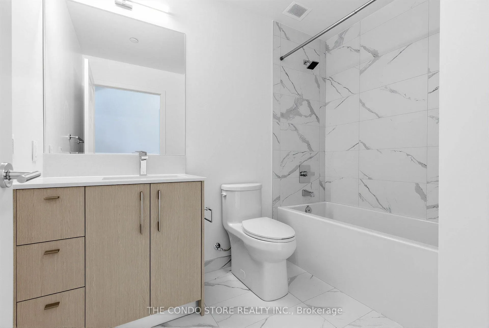 Photo 8 of Unit 602, 8 Manor Road W, Toronto, Yonge-Eglinton — HOMEH