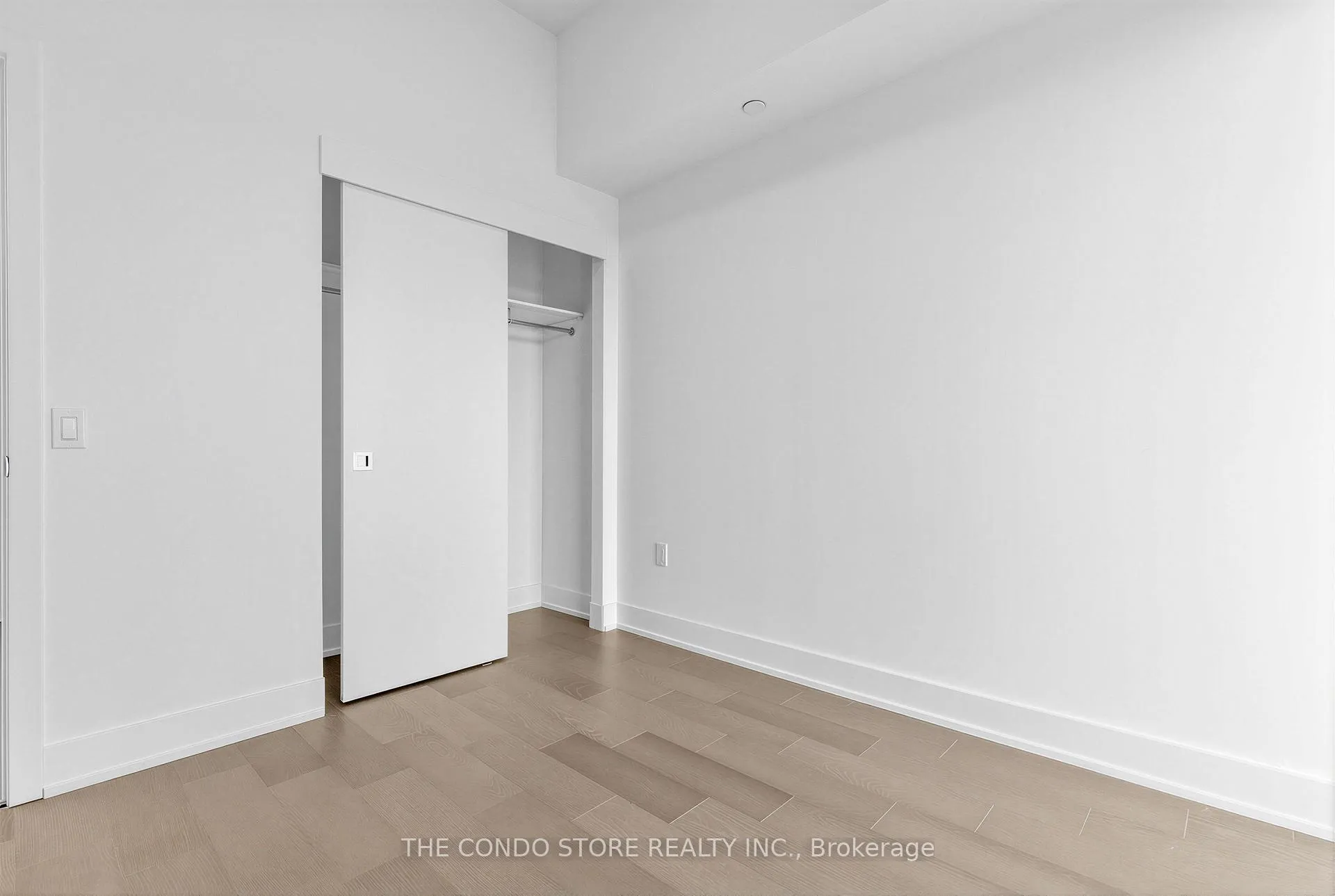 Photo 10 of Unit 602, 8 Manor Road W, Toronto, Yonge-Eglinton — HOMEH