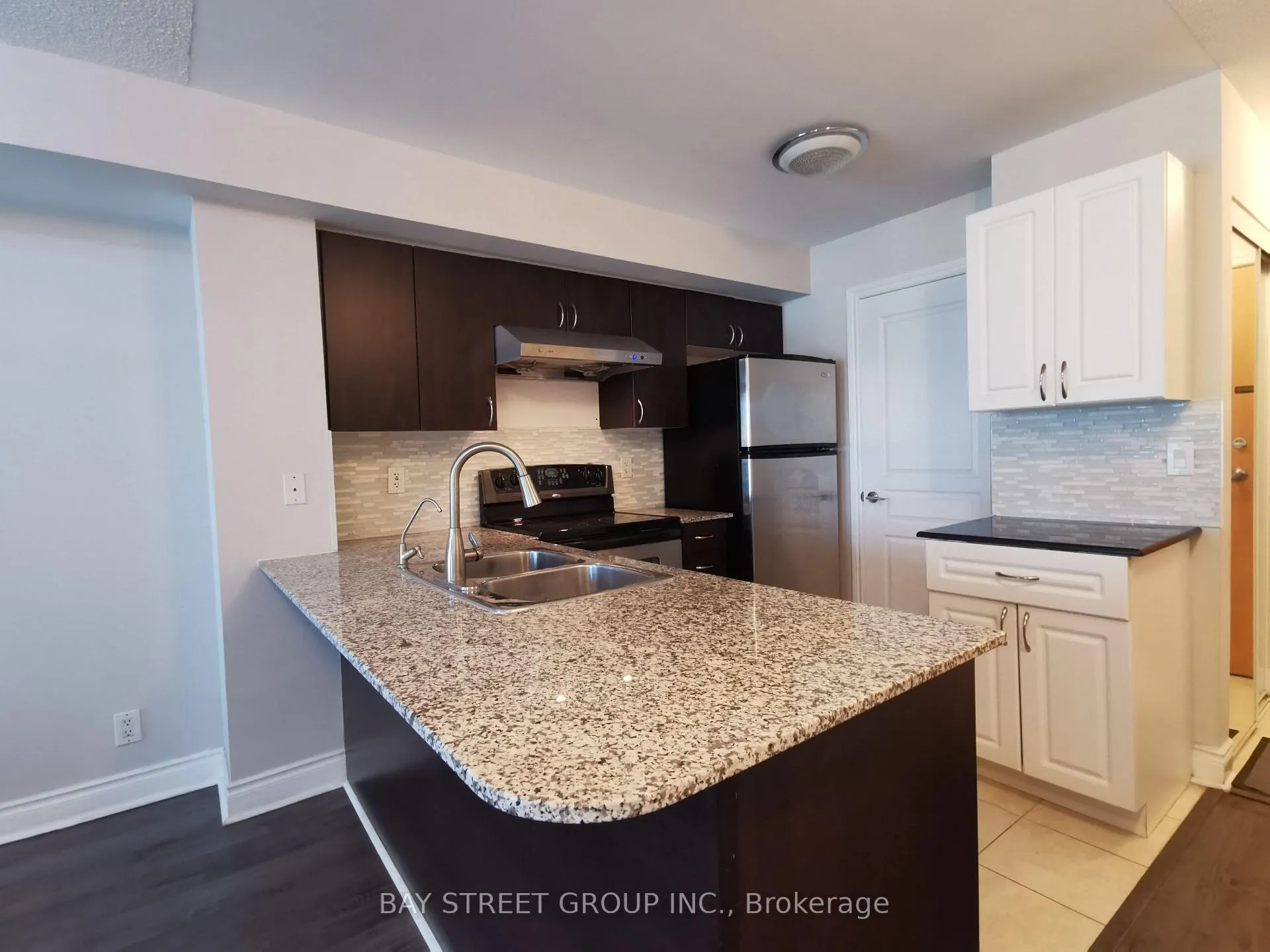 Photo 3 of Unit 517, 32 Clegg Road, Markham, Unionville — HOMEH