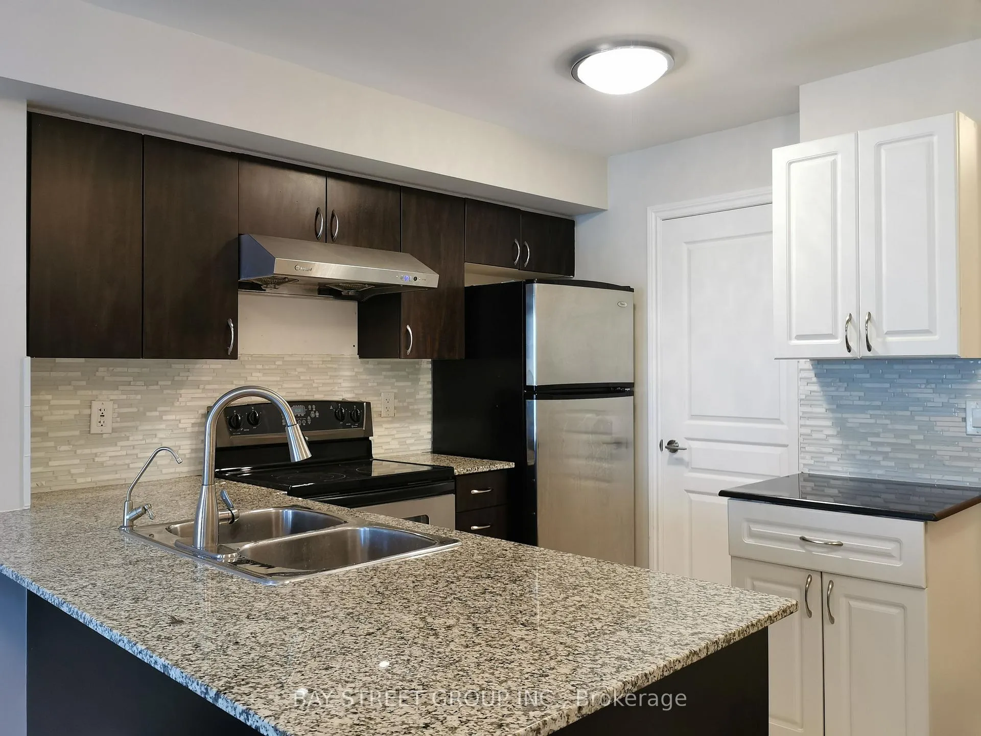 Photo 4 of Unit 517, 32 Clegg Road, Markham, Unionville — HOMEH