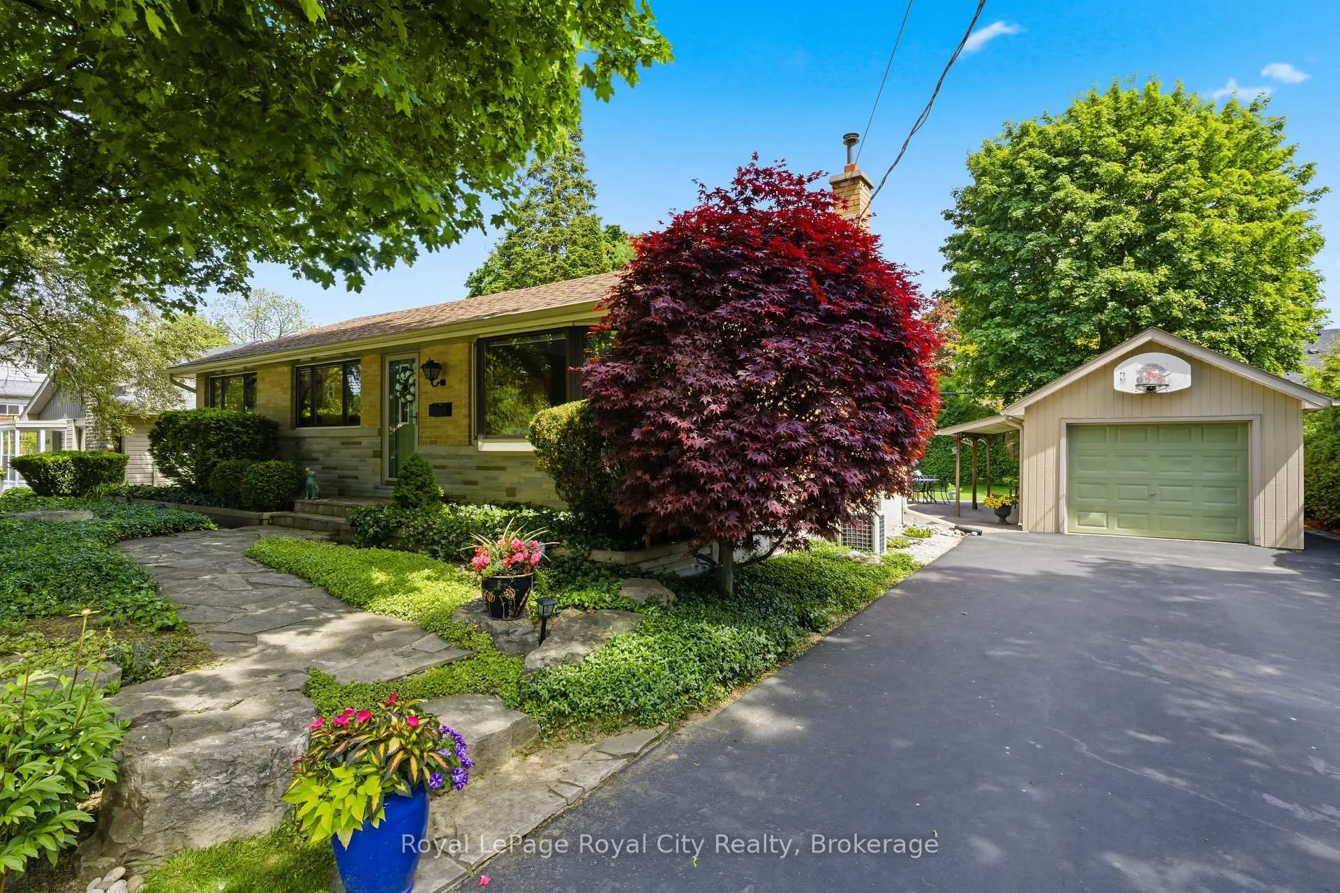 Photo 1 of 92 Dean Avenue, Guelph, Dovercliffe Park/Old University — HOMEH