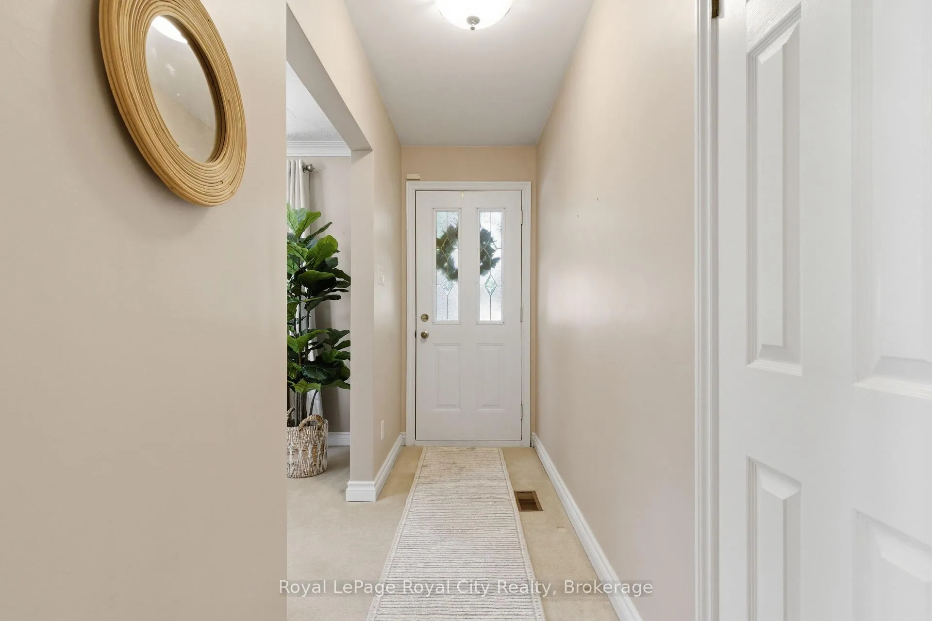Photo 24 of 92 Dean Avenue, Guelph, Dovercliffe Park/Old University — HOMEH
