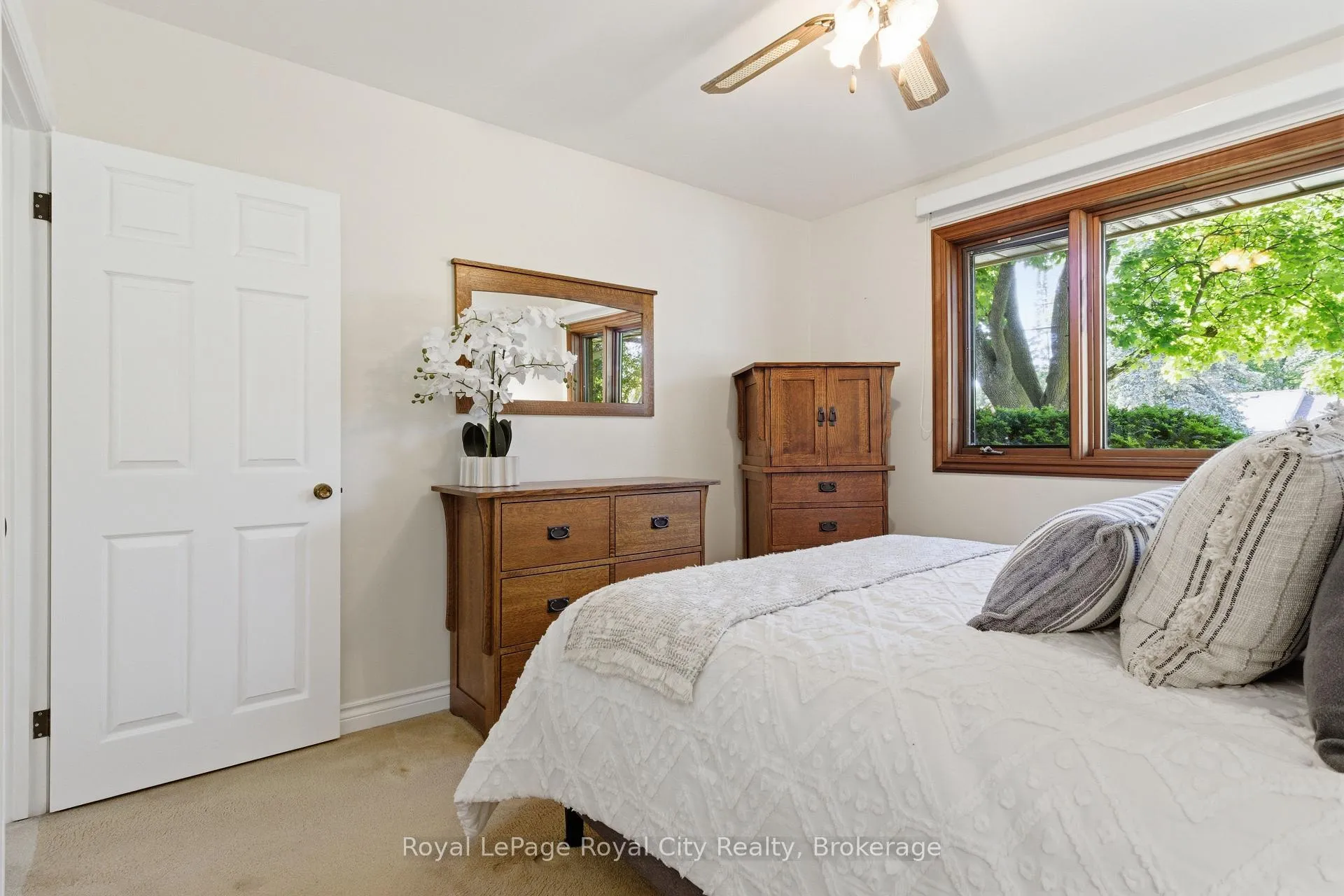 Photo 26 of 92 Dean Avenue, Guelph, Dovercliffe Park/Old University — HOMEH