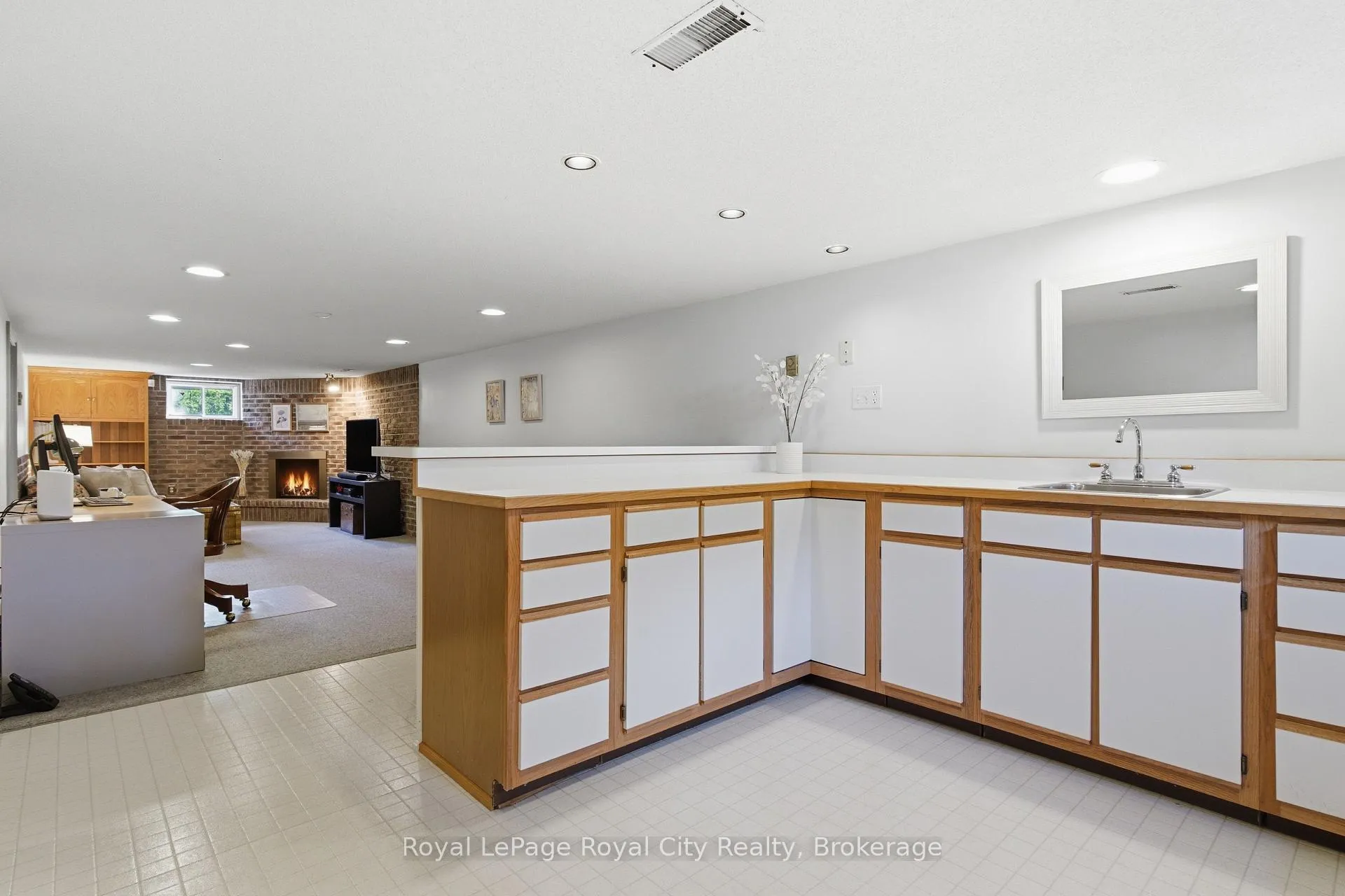 Photo 32 of 92 Dean Avenue, Guelph, Dovercliffe Park/Old University — HOMEH