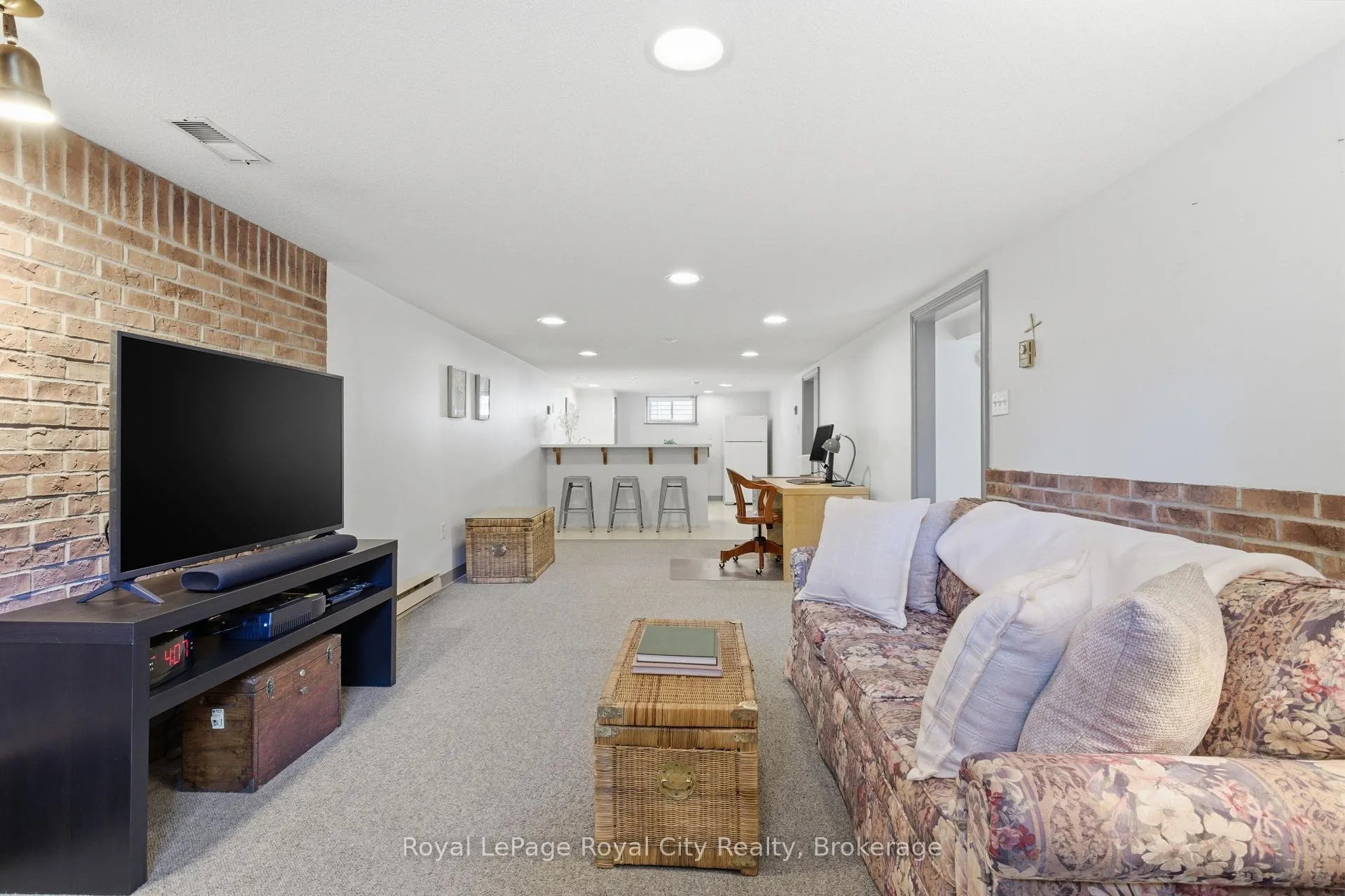 Photo 33 of 92 Dean Avenue, Guelph, Dovercliffe Park/Old University — HOMEH