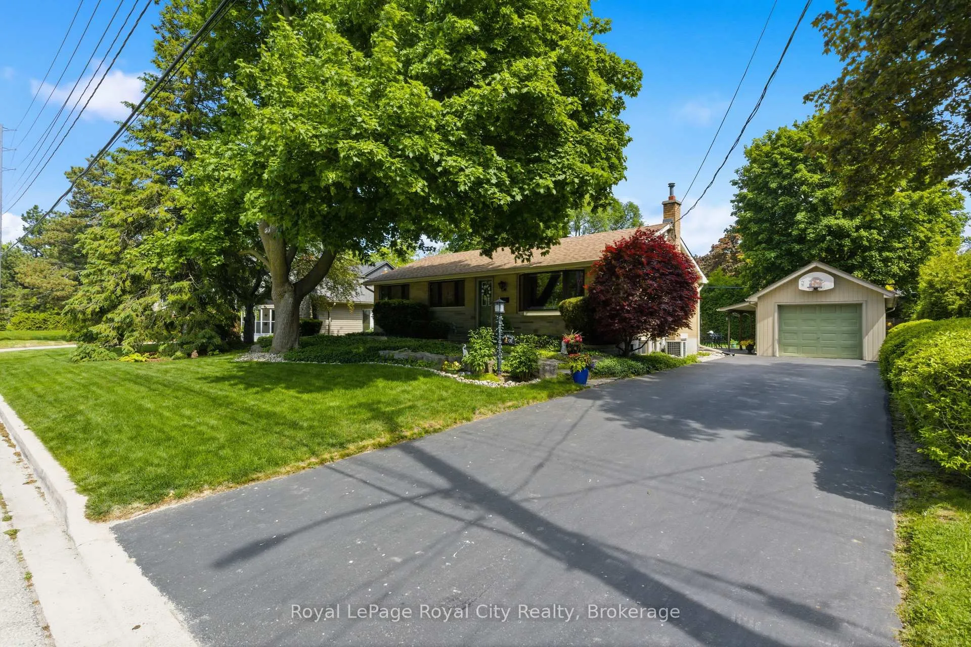 Photo 39 of 92 Dean Avenue, Guelph, Dovercliffe Park/Old University — HOMEH