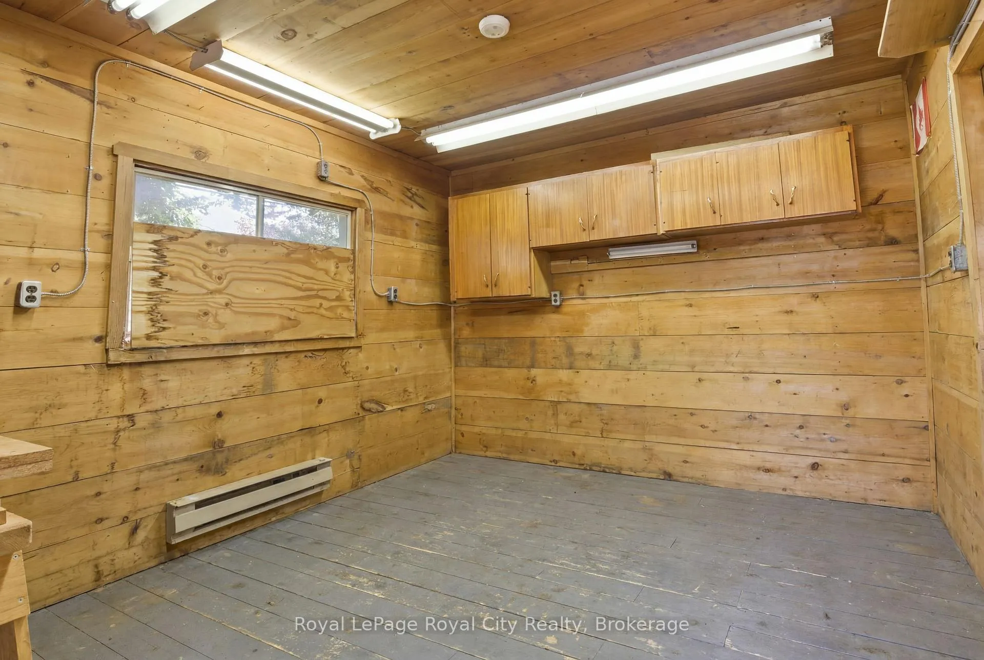 Photo 43 of 92 Dean Avenue, Guelph, Dovercliffe Park/Old University — HOMEH