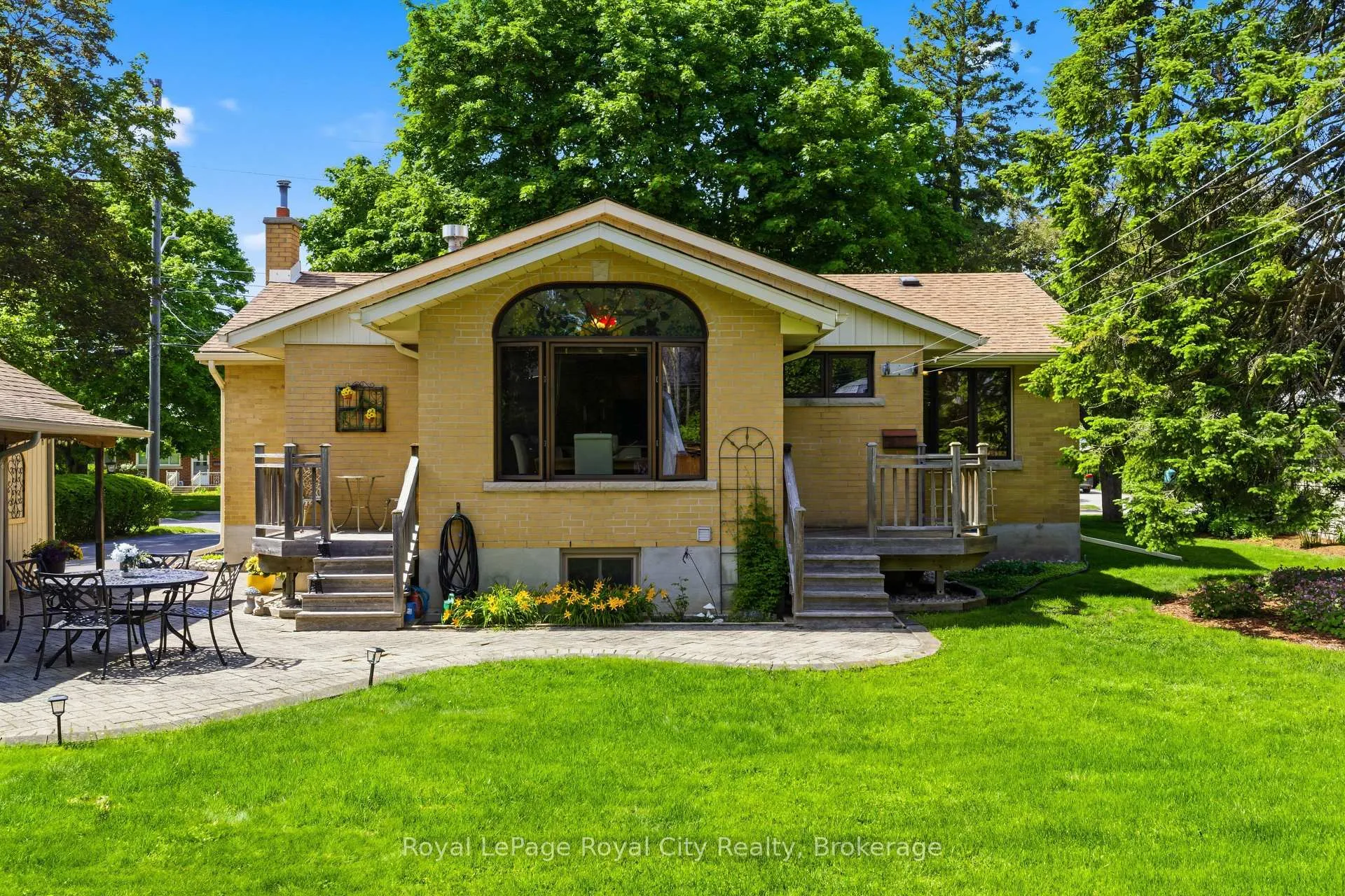 Photo 48 of 92 Dean Avenue, Guelph, Dovercliffe Park/Old University — HOMEH