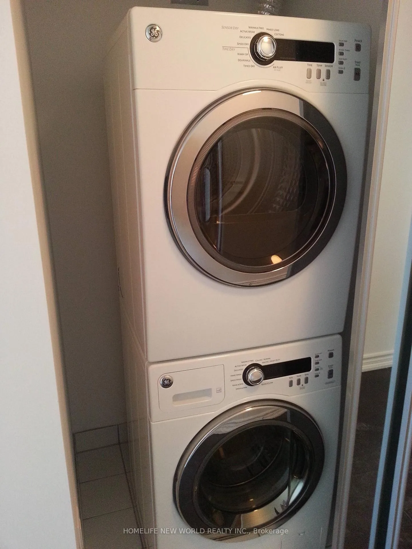 Photo 8 of Unit 2116, 386 Yonge Street, Toronto, Bay Street Corridor — HOMEH