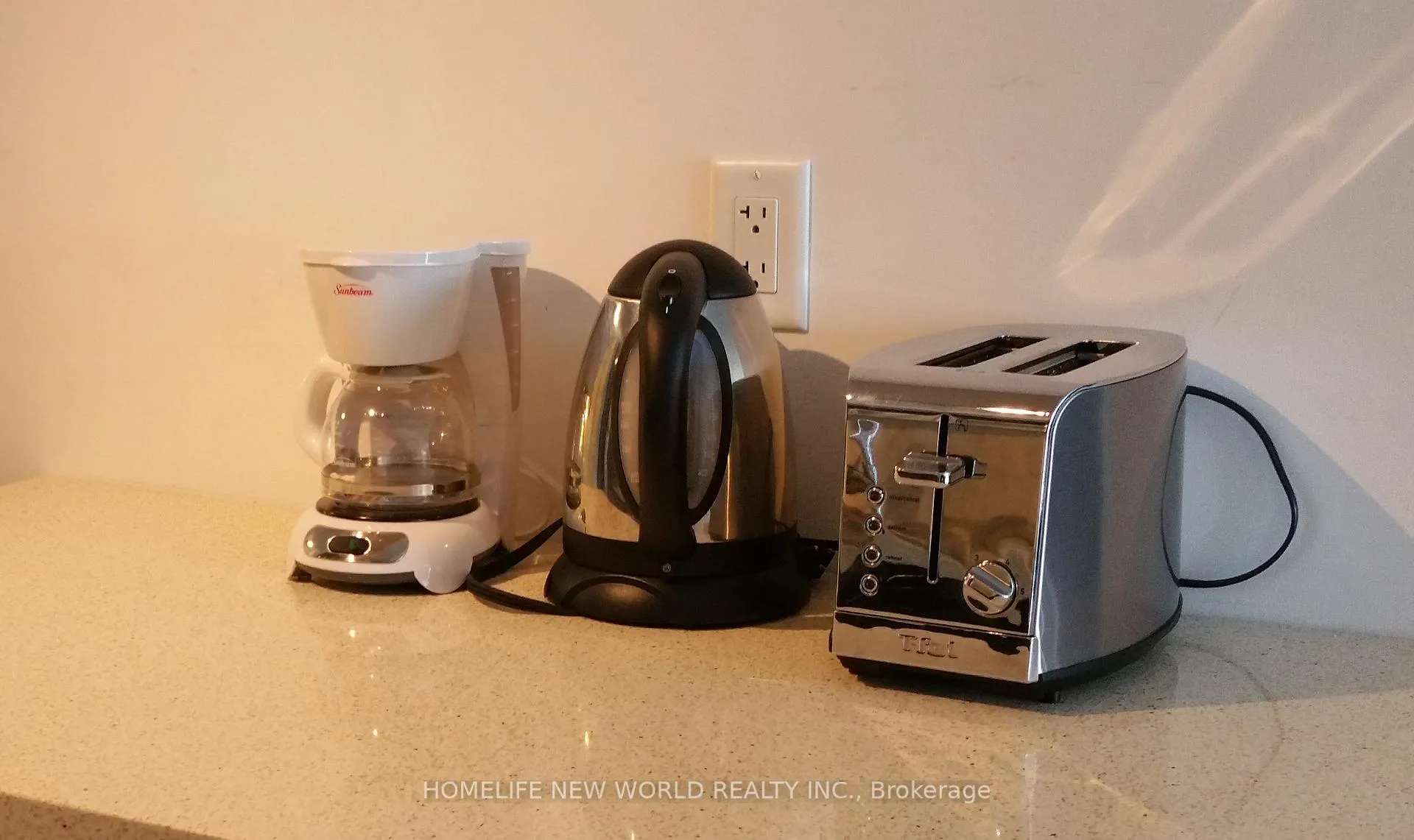 Photo 9 of Unit 2116, 386 Yonge Street, Toronto, Bay Street Corridor — HOMEH