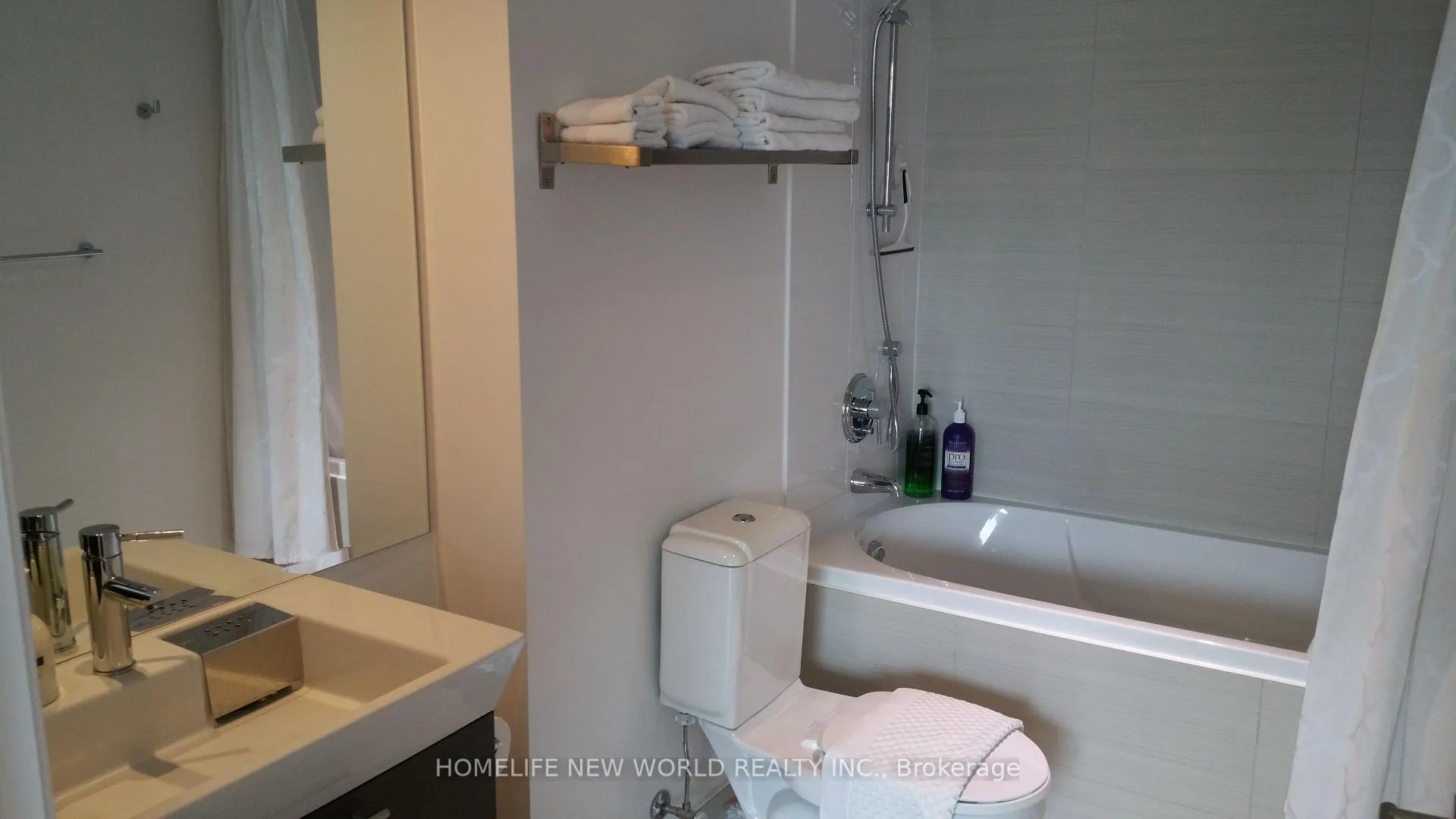 Photo 15 of Unit 2116, 386 Yonge Street, Toronto, Bay Street Corridor — HOMEH