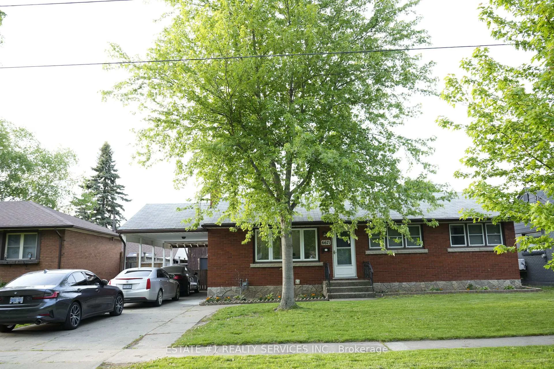 Photo 1 of 6671 Russell Street, Niagara Falls, Stamford — HOMEH