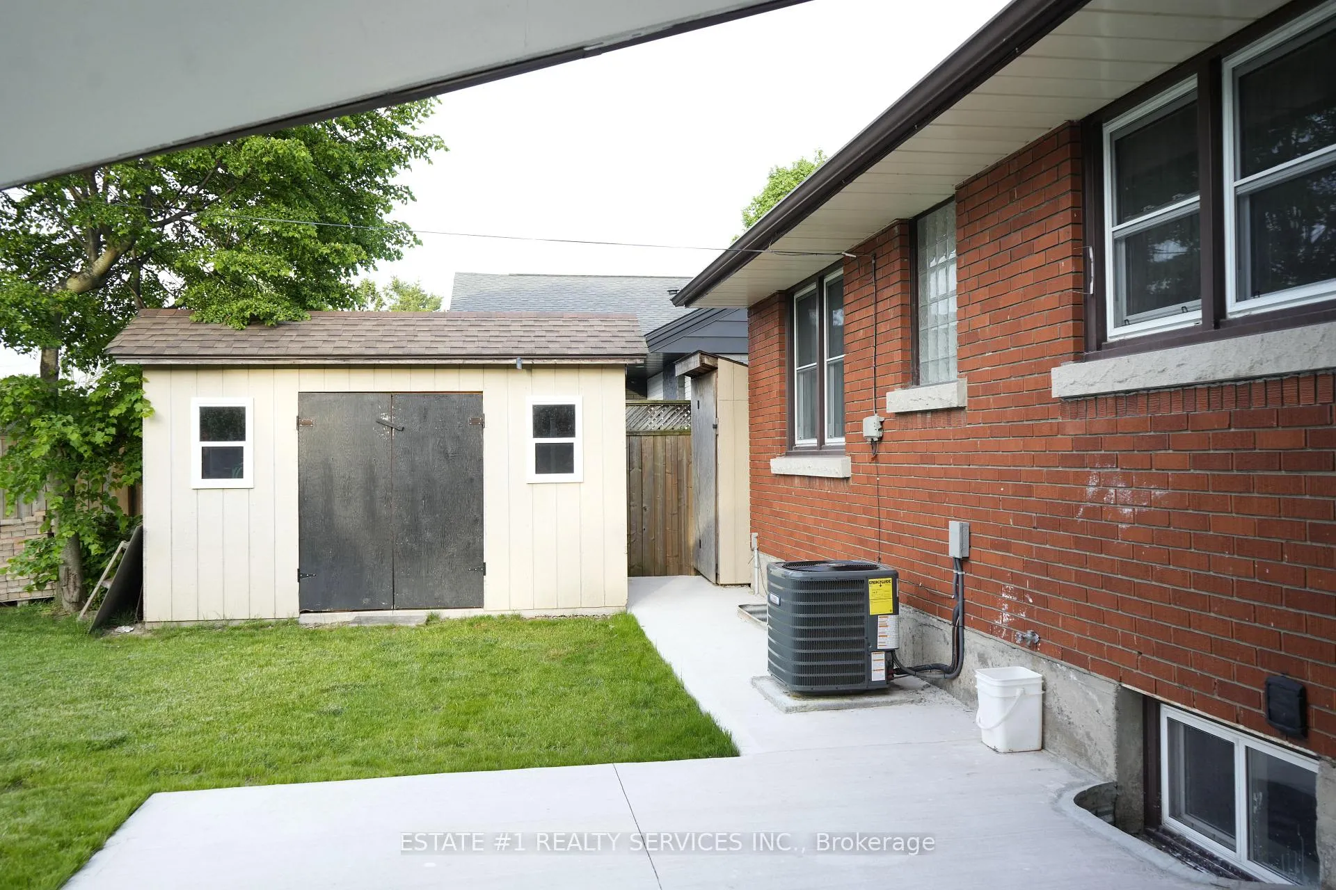 Photo 9 of 6671 Russell Street, Niagara Falls, Stamford — HOMEH