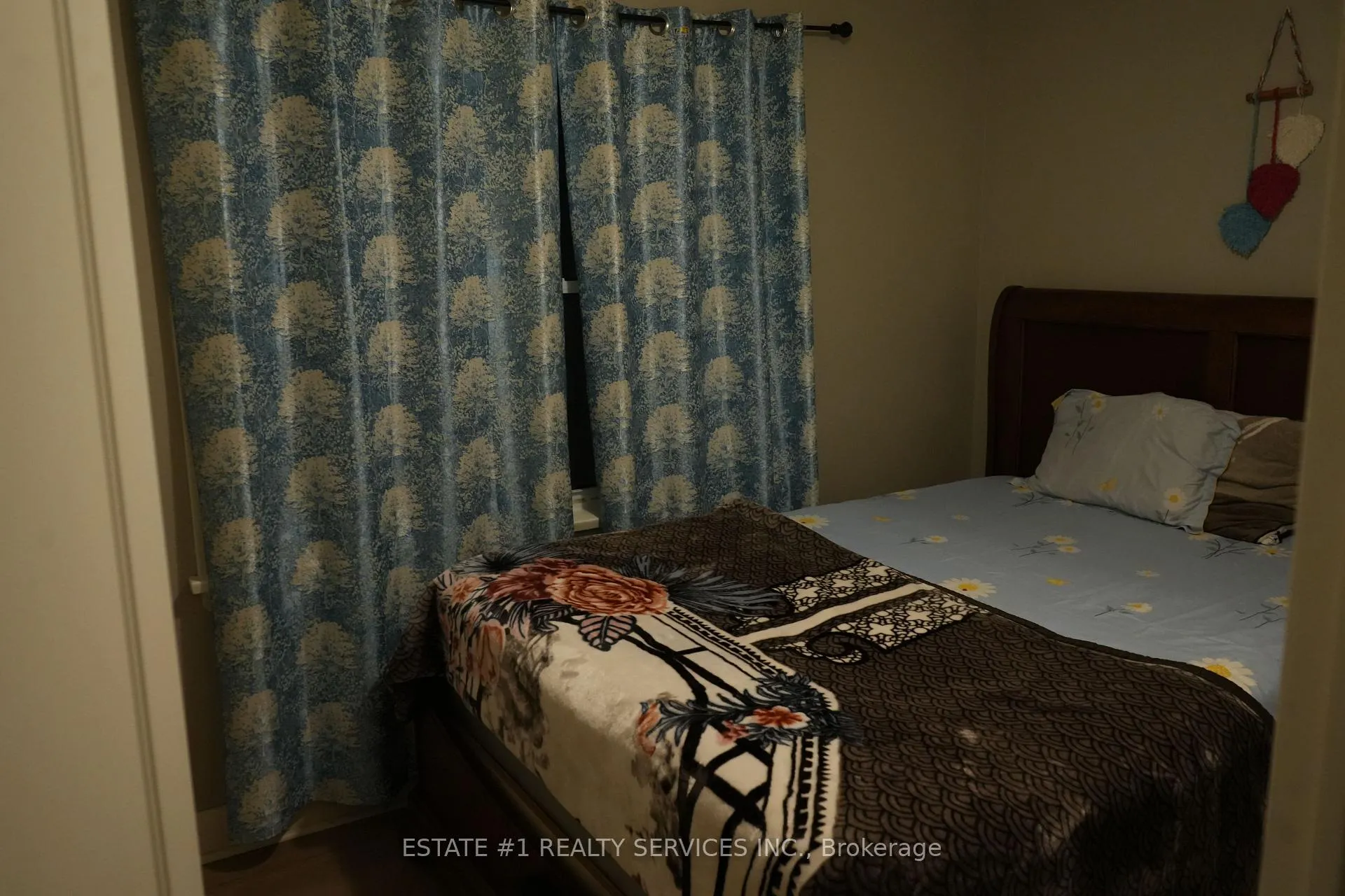 Photo 18 of 6671 Russell Street, Niagara Falls, Stamford — HOMEH