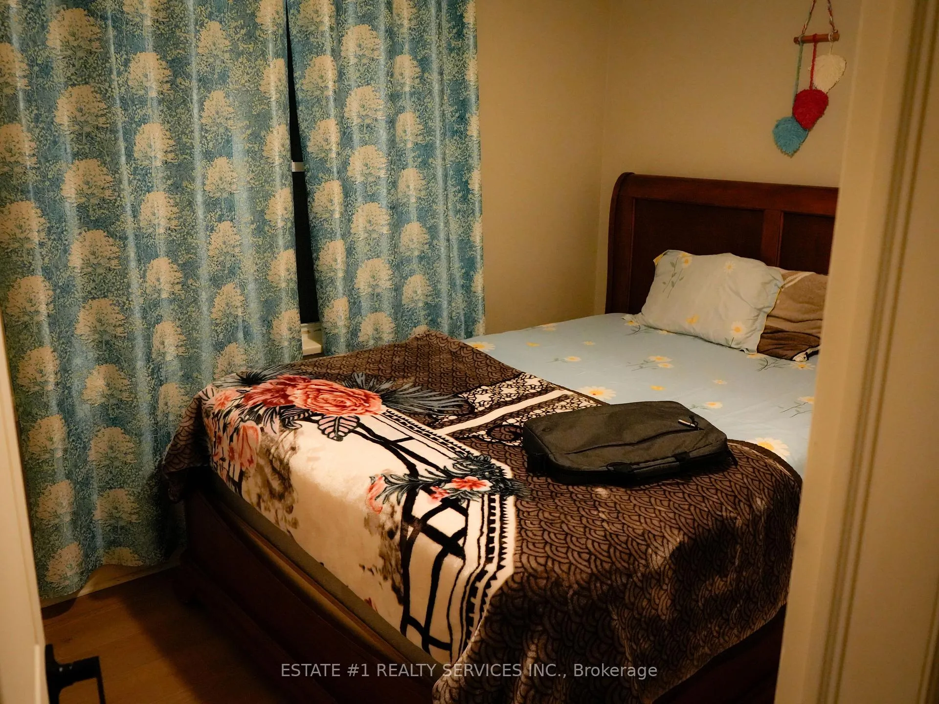 Photo 19 of 6671 Russell Street, Niagara Falls, Stamford — HOMEH