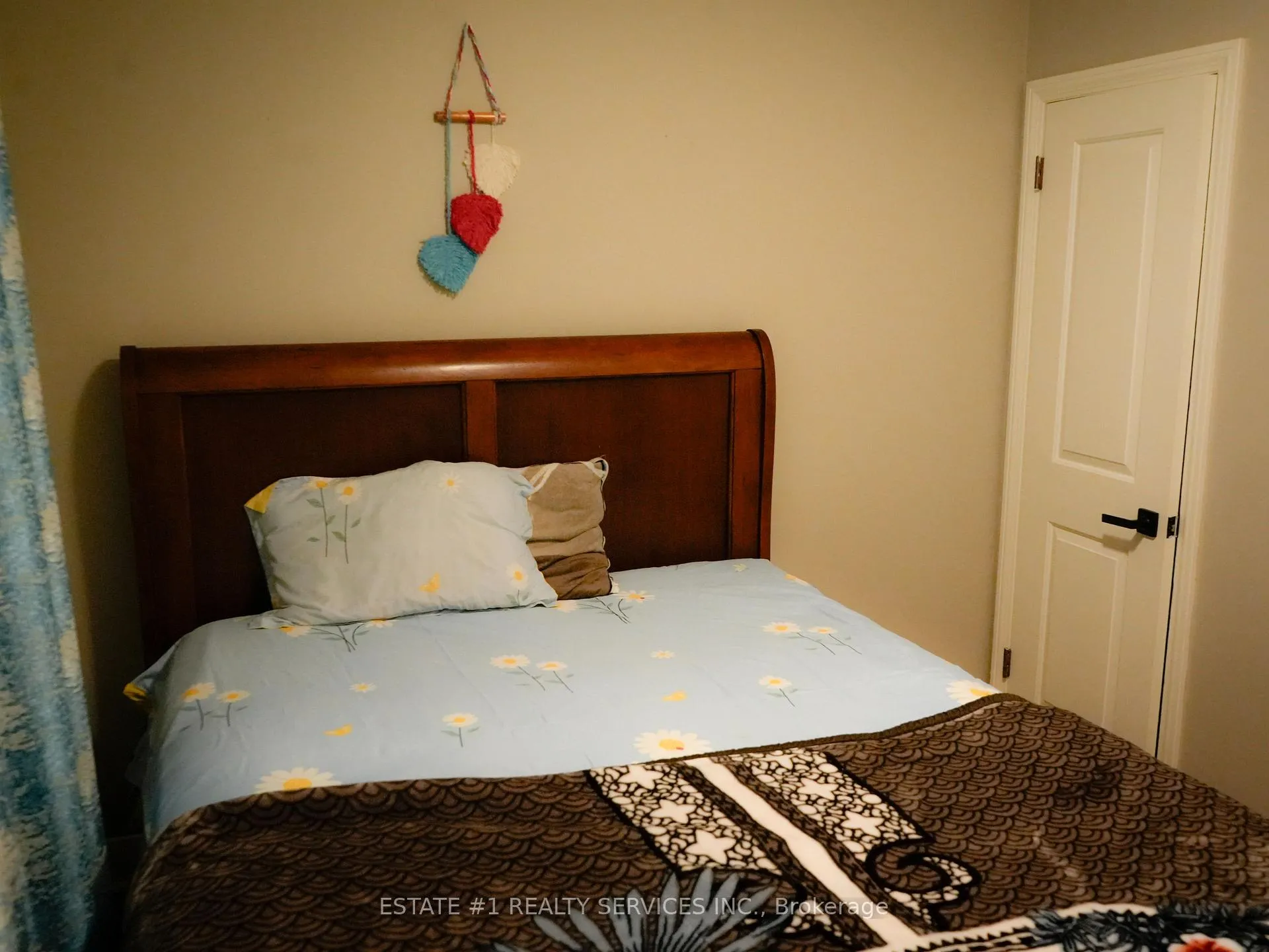 Photo 20 of 6671 Russell Street, Niagara Falls, Stamford — HOMEH