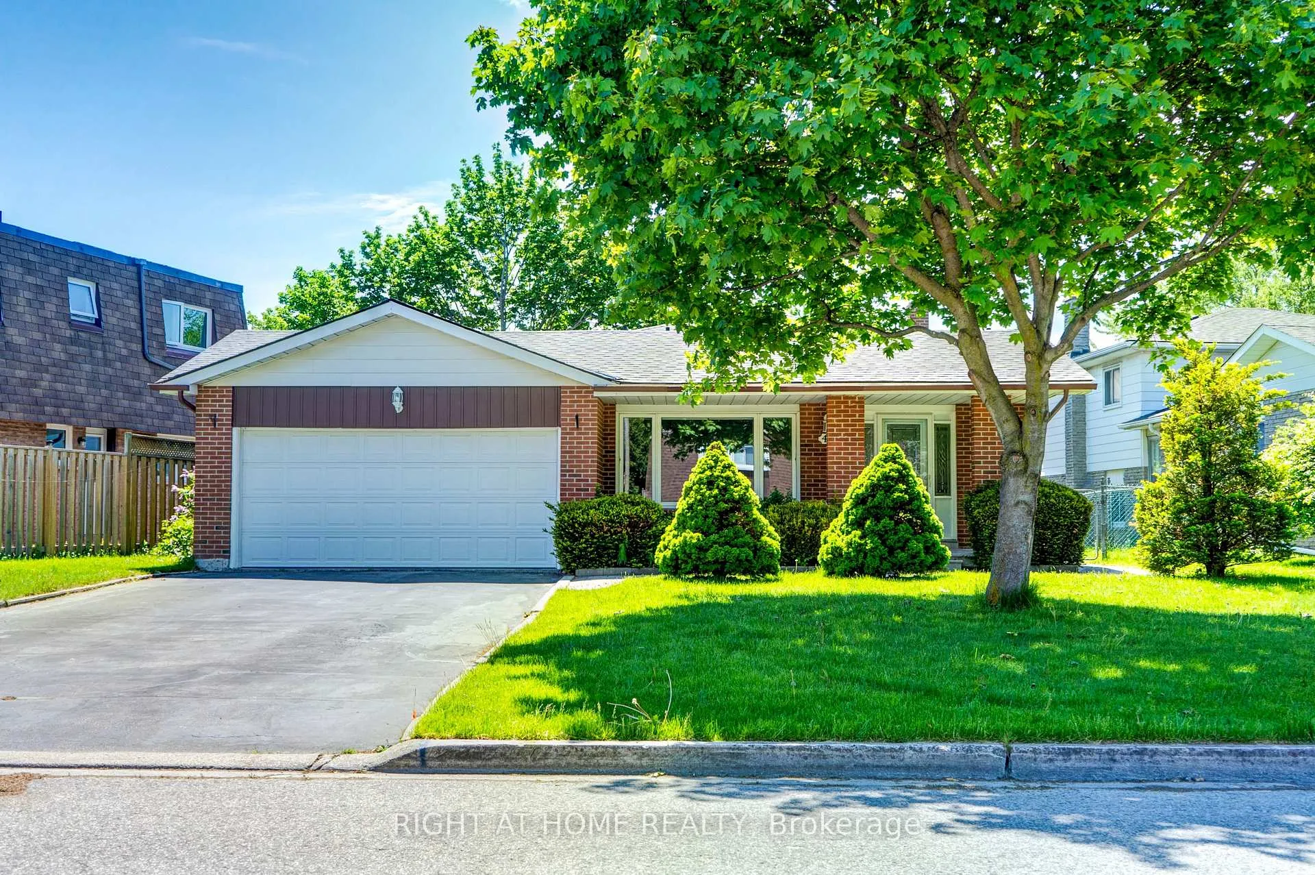 Photo 1 of 47 Shieldmark Crescent, Markham, Royal Orchard — HOMEH