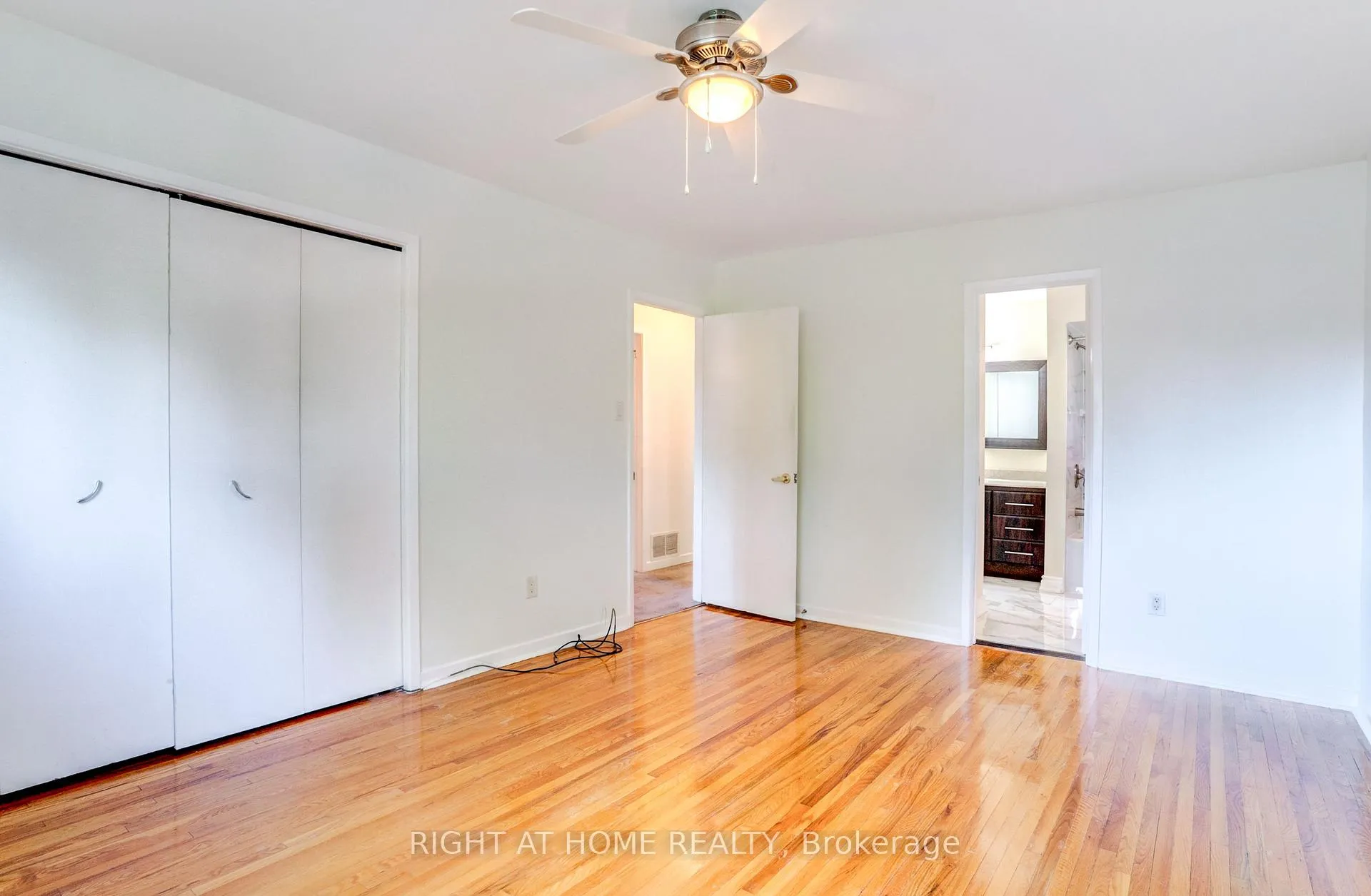Photo 29 of 47 Shieldmark Crescent, Markham, Royal Orchard — HOMEH