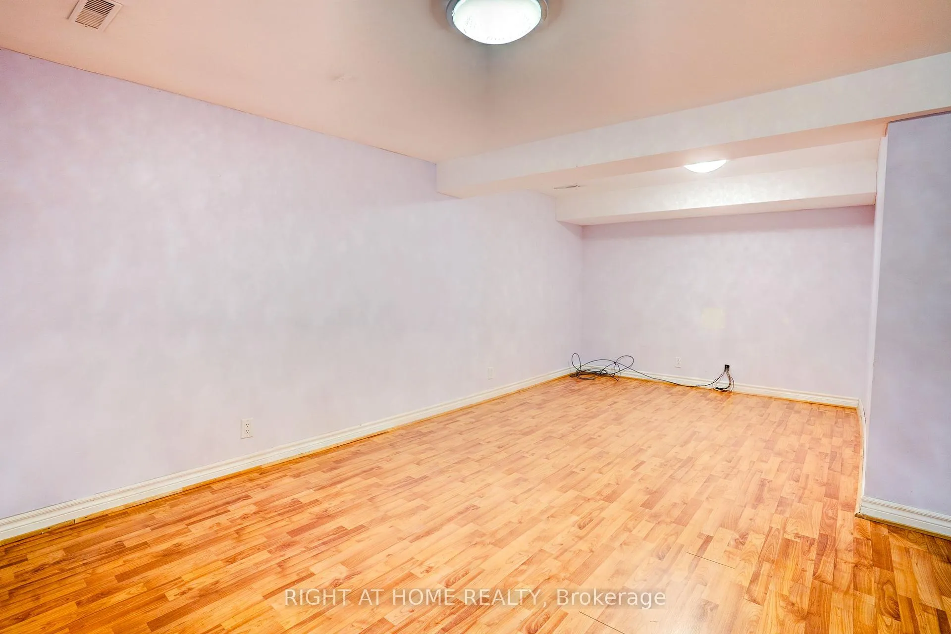 Photo 37 of 47 Shieldmark Crescent, Markham, Royal Orchard — HOMEH